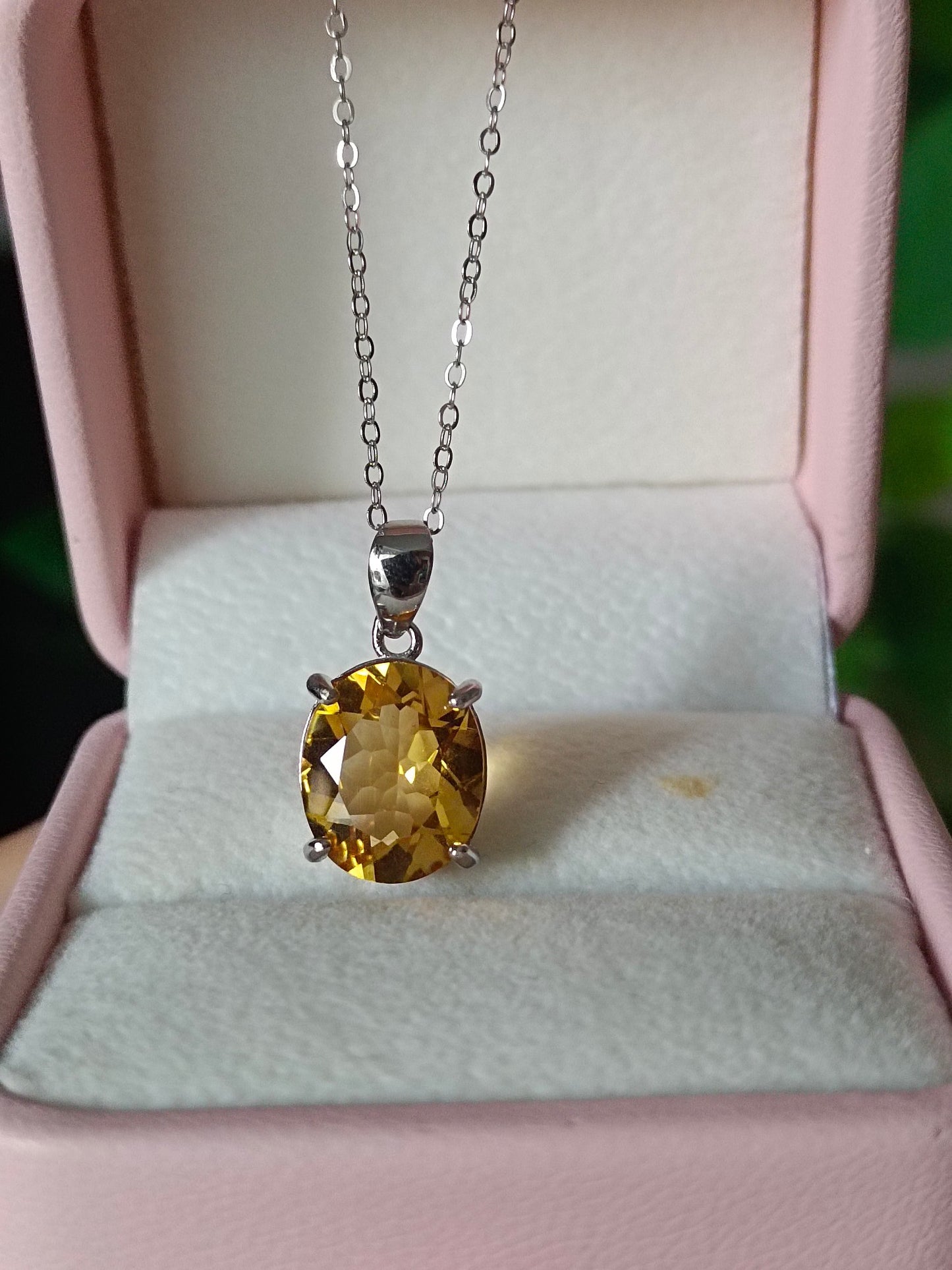 Naturlig gul citrin anheng - elegante smykker for enhver anledning