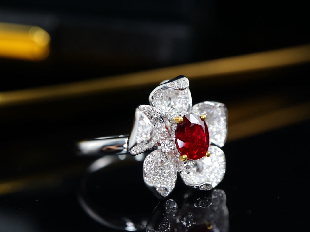 Taubenblut-Rubin-Anhänger/Ring mit doppeltem Verwendungszweck – Blumenmuster mit Volldiamanten