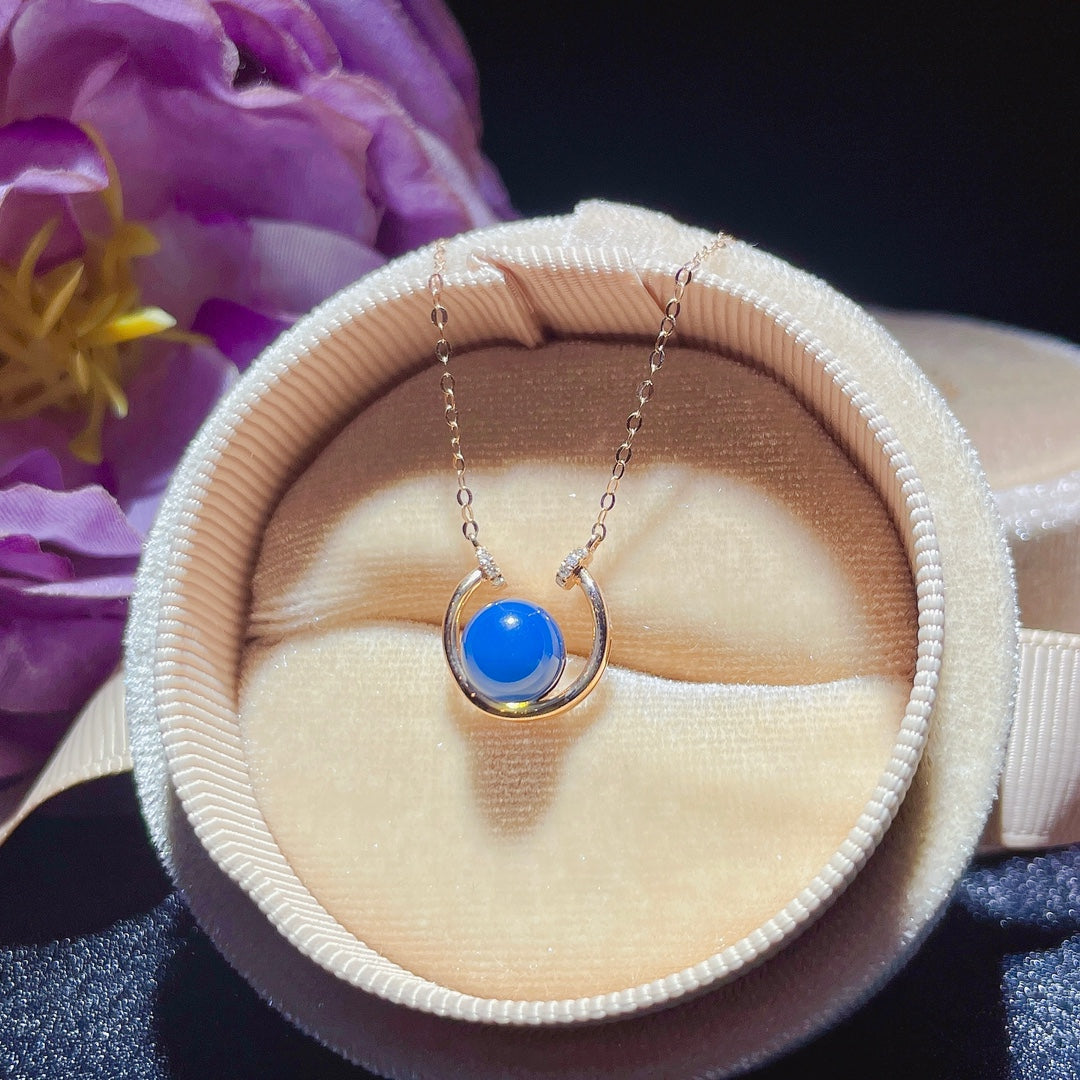 Pendentif en ambre bleu dominicain intégré en or 18 carats - Bijoux exquis