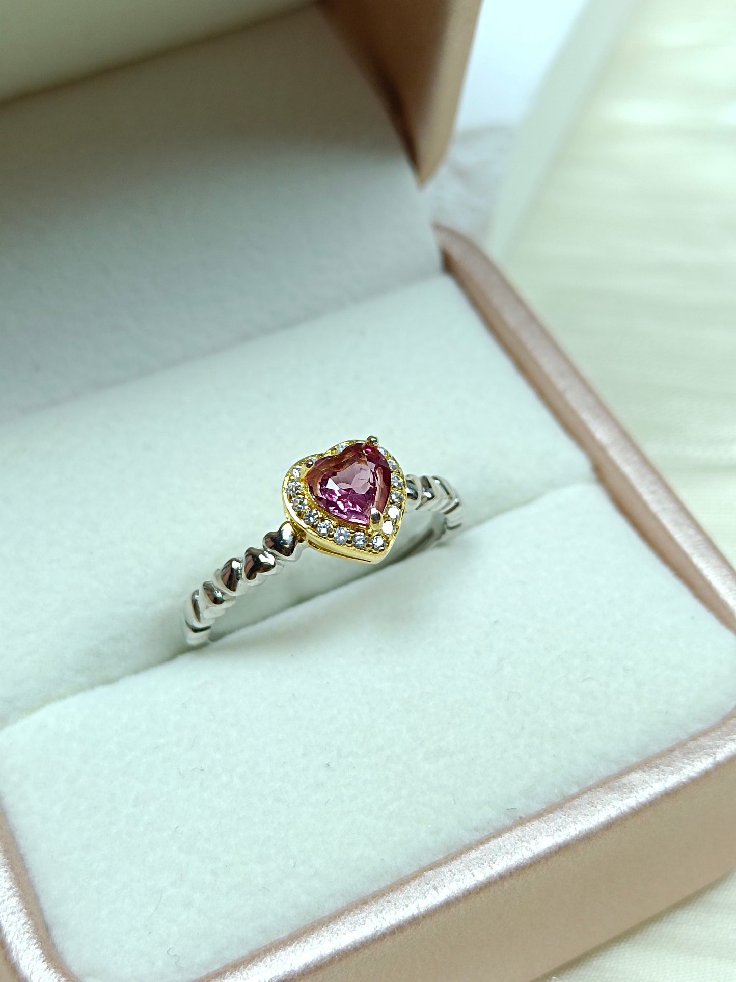 S925 Inel în formă de inimă cu granat violet încorporat - bijuterii elegante și unice