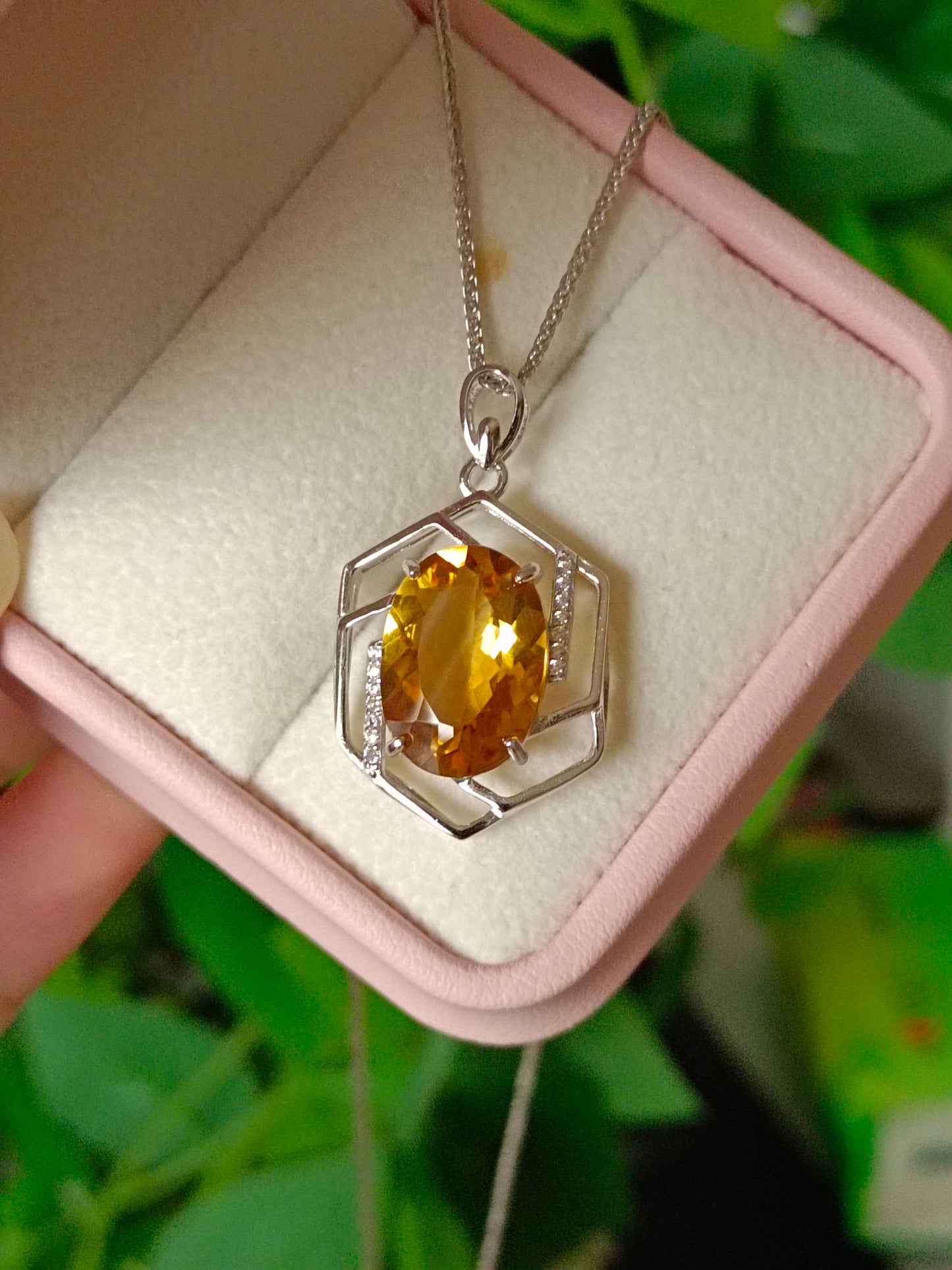 Natural Yellow Crystal Pendant - Exquisite Jewelry for Elegance