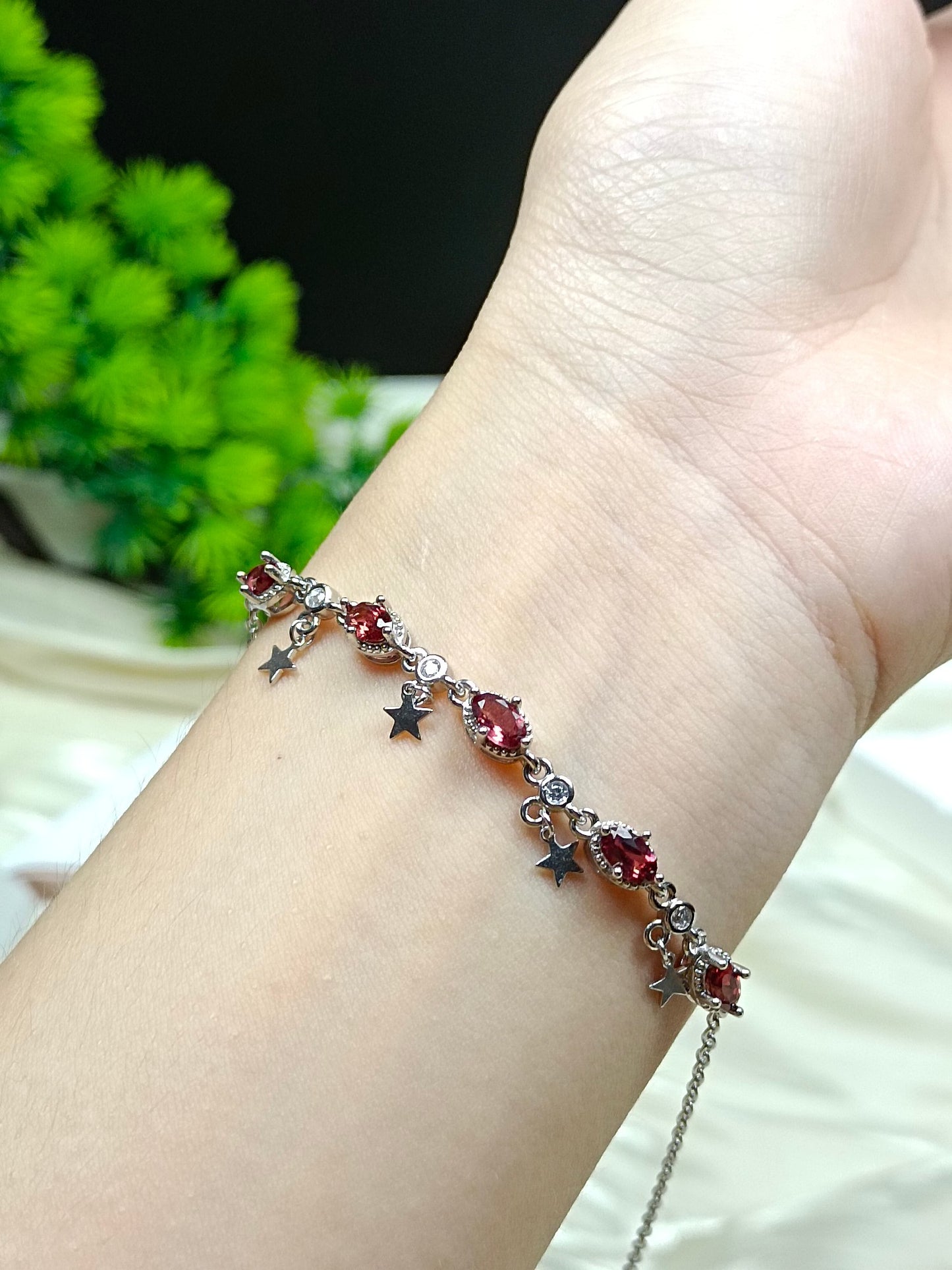 S925 Silver Embedded Garnet Star Bracelet - Elegant Korean Style Simplicity Jewelry