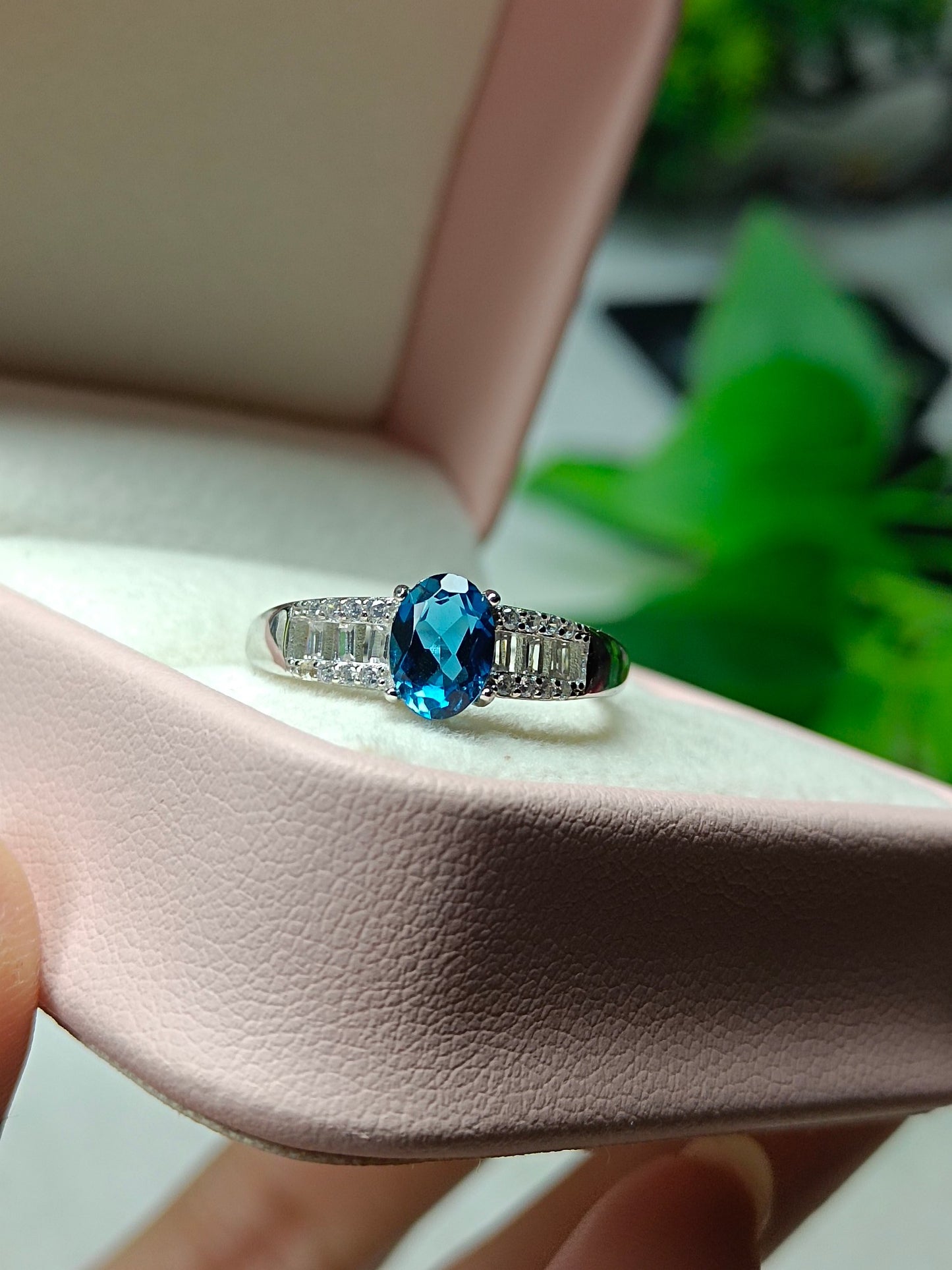 Mystic London Blue Topaz Ring - Et fascinerende smykke
