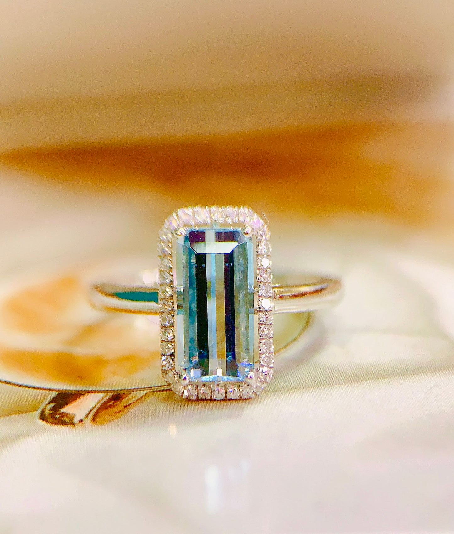 Elegant Aquamarine Ring - A Touch of Serenity in Jewelry
