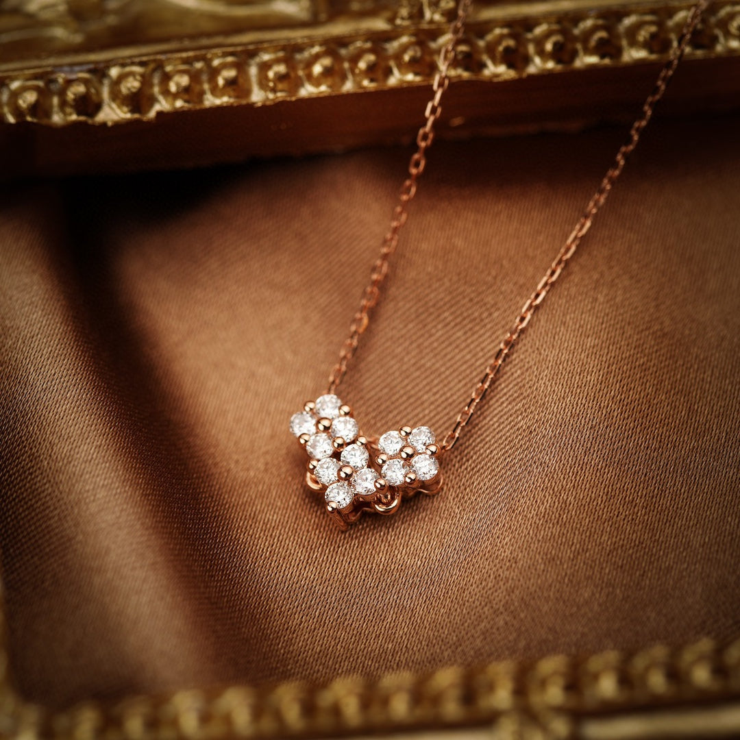 18-Karat-Halskette mit herzförmigem Anhänger und Zuchtdiamant, beidseitig tragbar | Schmuck