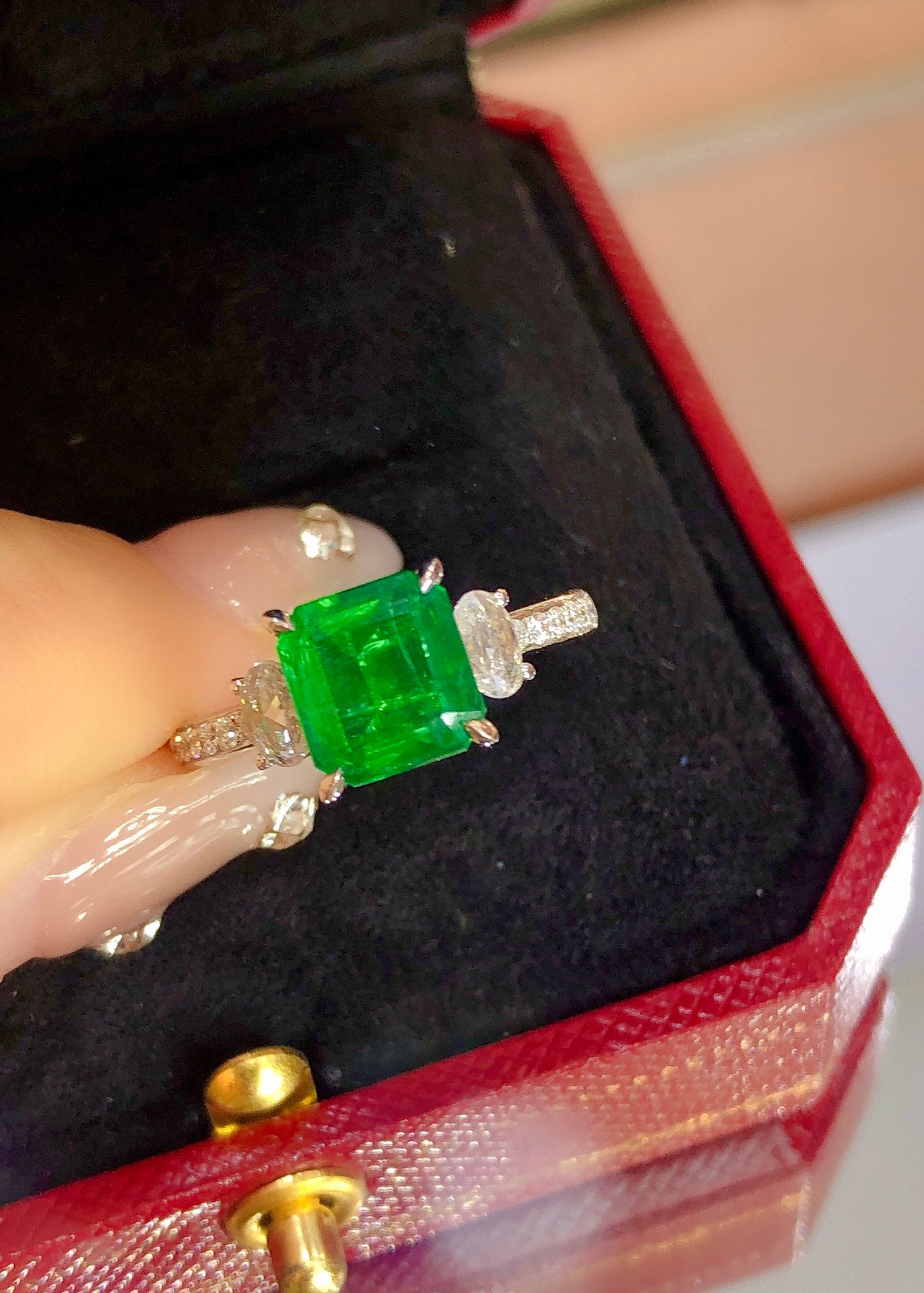 Utsökt Natural Emerald Ring - Muzo Green Jewelry