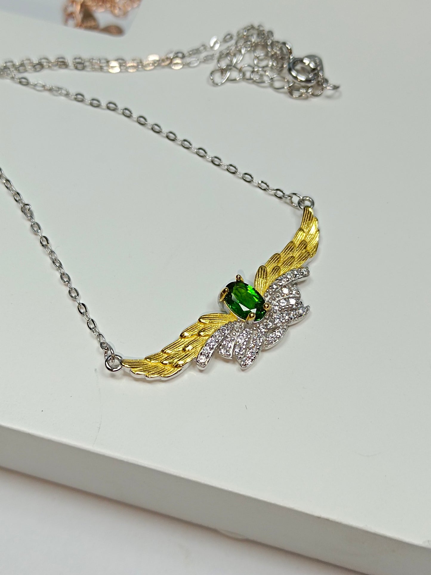 Collana con ciondolo angelo con argento S925 e incastonatura di diopside - Gioielli unici