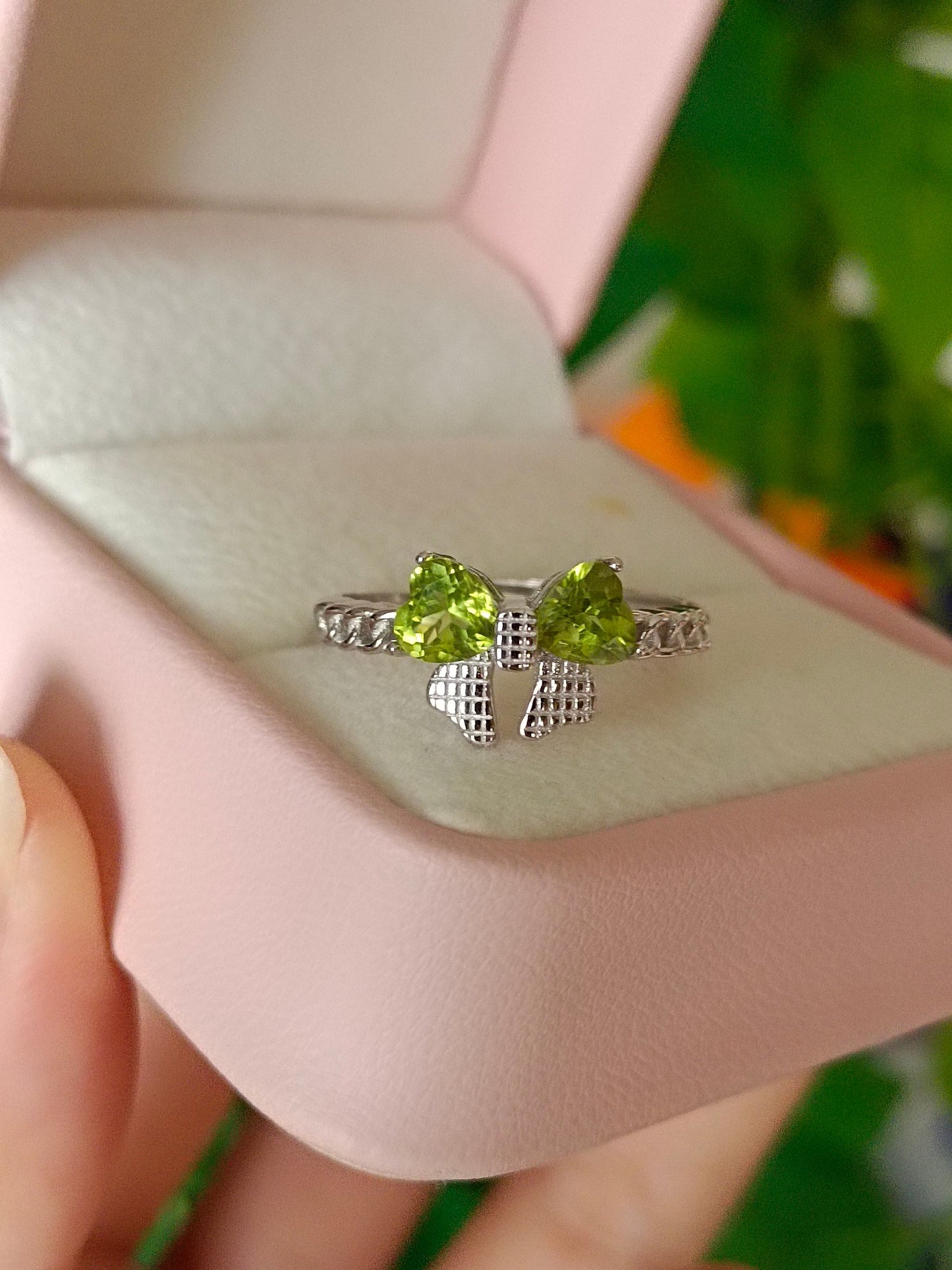 Inel natural Peridot Heart Bowknot - Bijuterii pentru vitalitate vibrantă