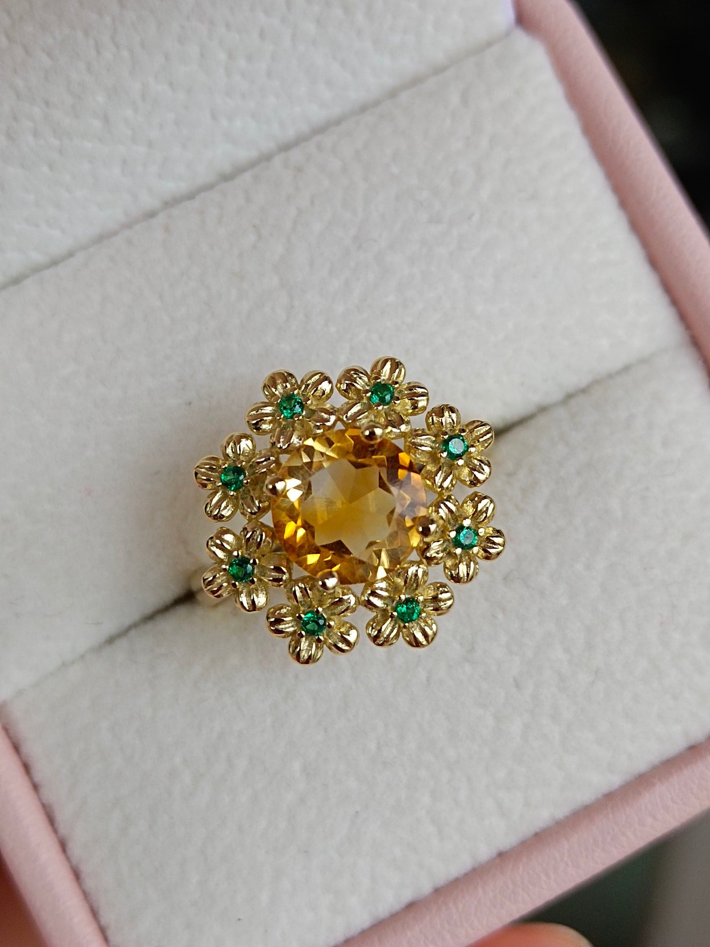 Squisito anello con fiore di prosperità citrino naturale - pezzo di gioielleria unico