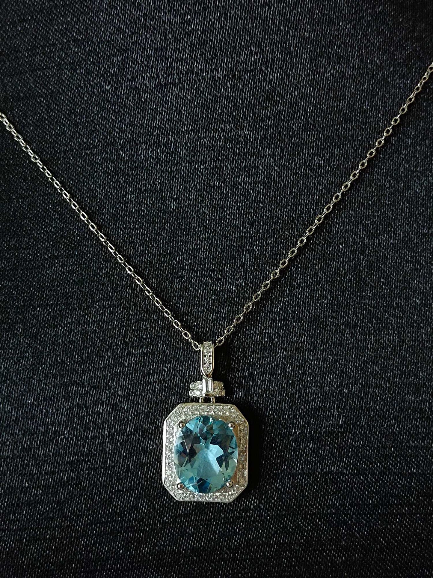 Dazzling Natural Topaz Pendant Jewelry with S925 Silver
