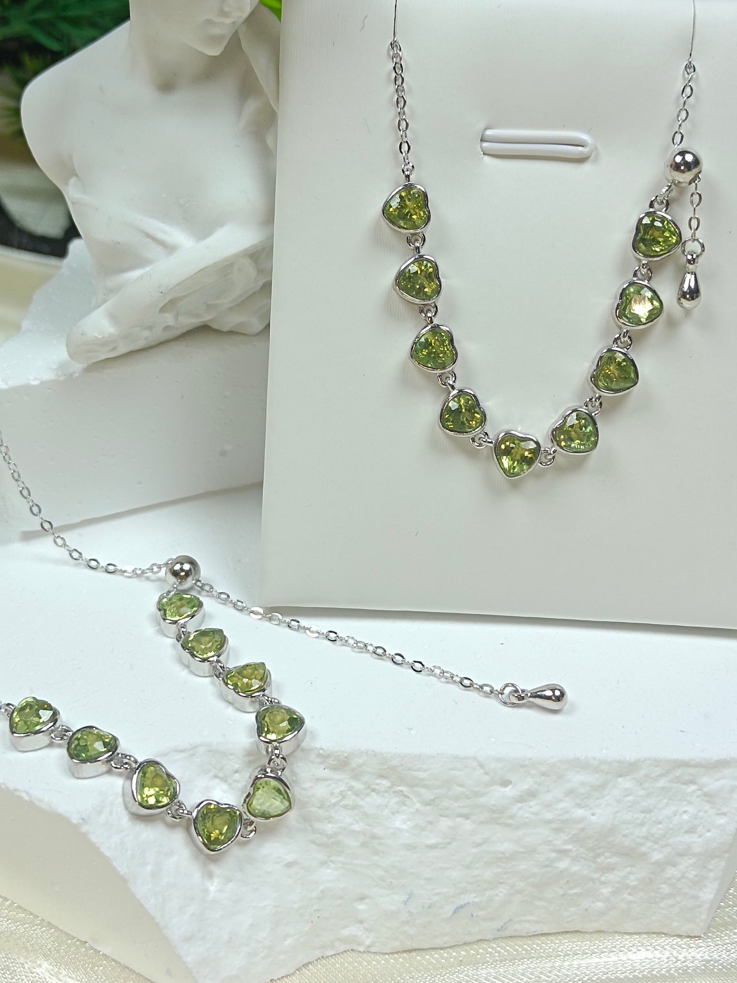 S925 Silver Heart Pendant with Peridot - Unique and Stylish Jewelry for Spring/Summer