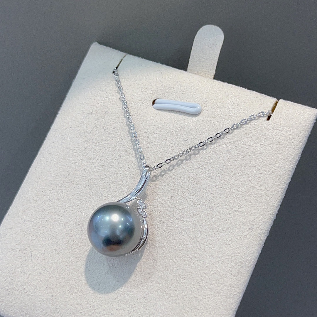 Exquisite 18K Diamond & Tahitian Black Pearl Jewelry