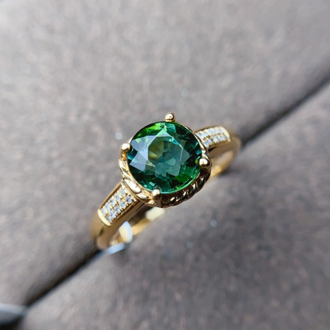 Natural Green Peridot Ring in 18K Gold with Diamond Accents - Exquisite Jewelry