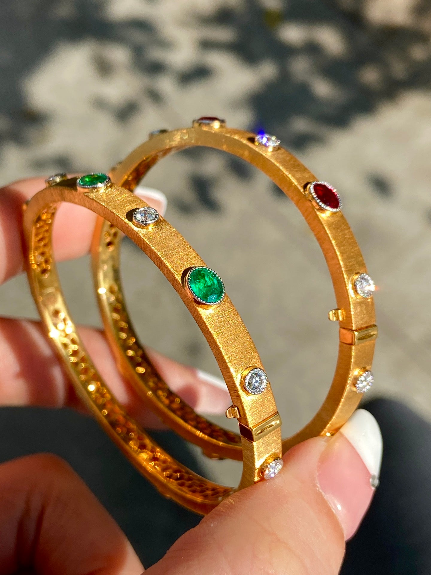Nova pulseira estilo Buccellati: uma obra-prima da joalheria