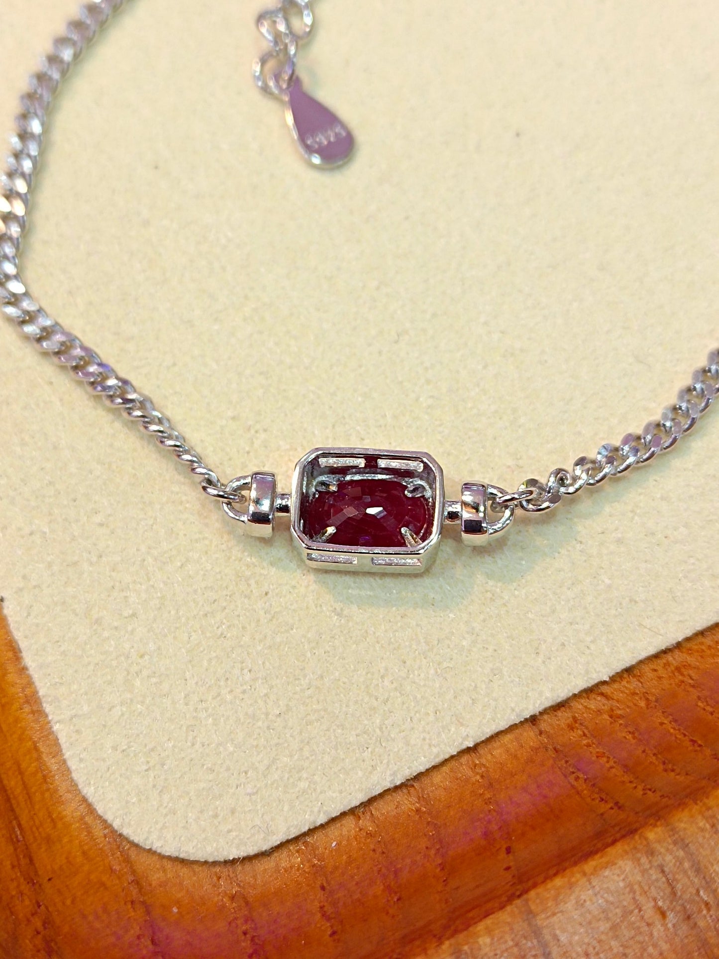 S925 Silver Handcrafted Ruby Embedded Bracelet - Exquisite Jewelry
