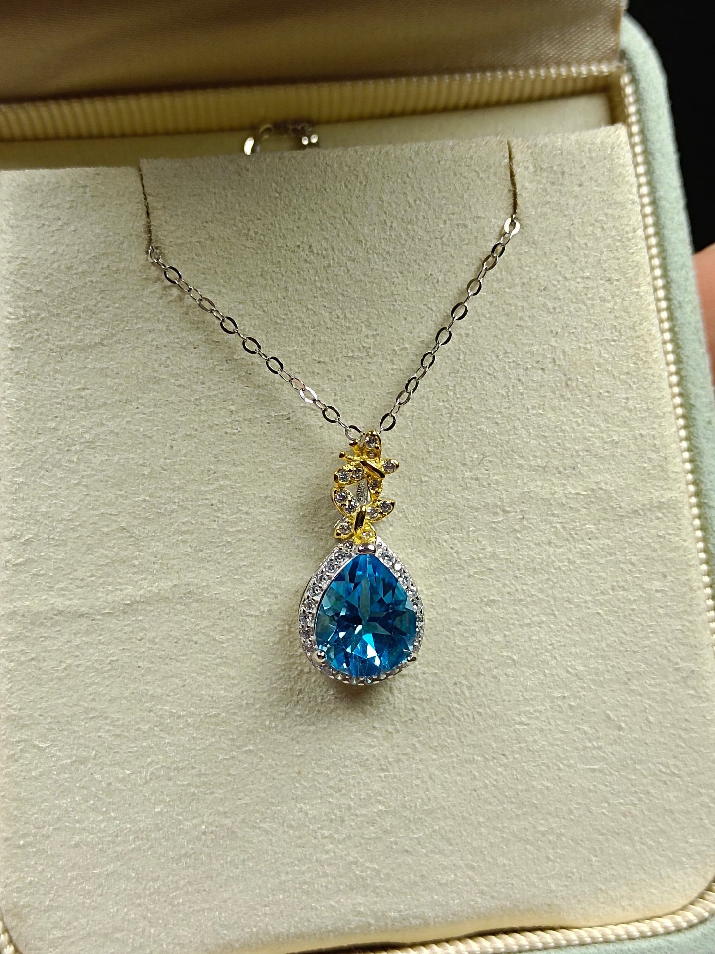 Elegant Natural Topaz Water Drop Pendant Jewelry