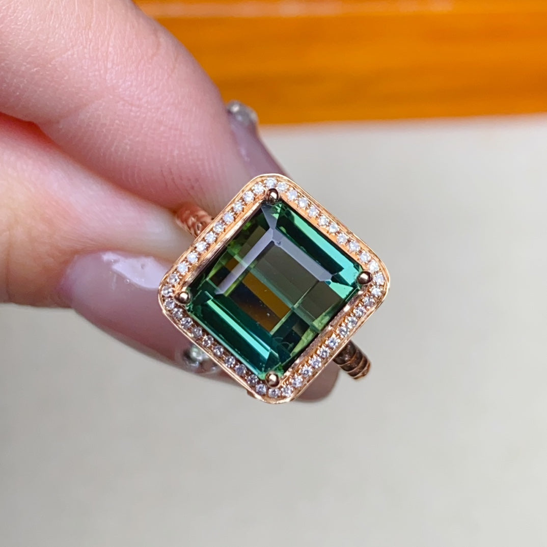 Exklusiver Bixbite-Ring aus 18-karätigem Gold mit Diamantakzent – Schmuckangebot