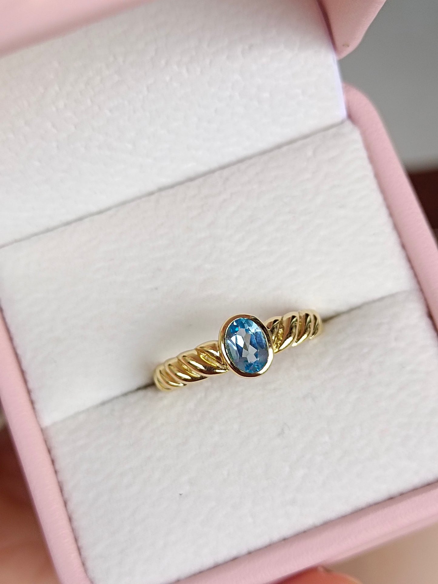 Natural Vintage Topaz Ring - utsøkte smykker for elegant smak