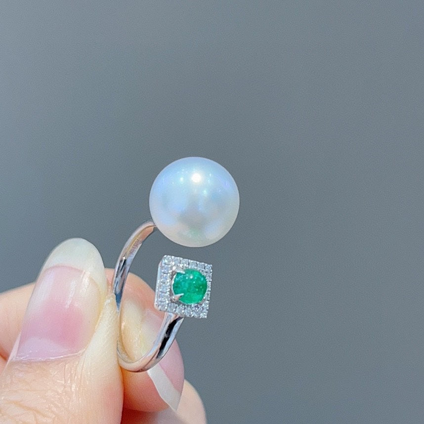Bijoux de luxe en or 18 carats avec diamants et émeraudes avec perle australienne des mers du Sud de 10 à 11 mm