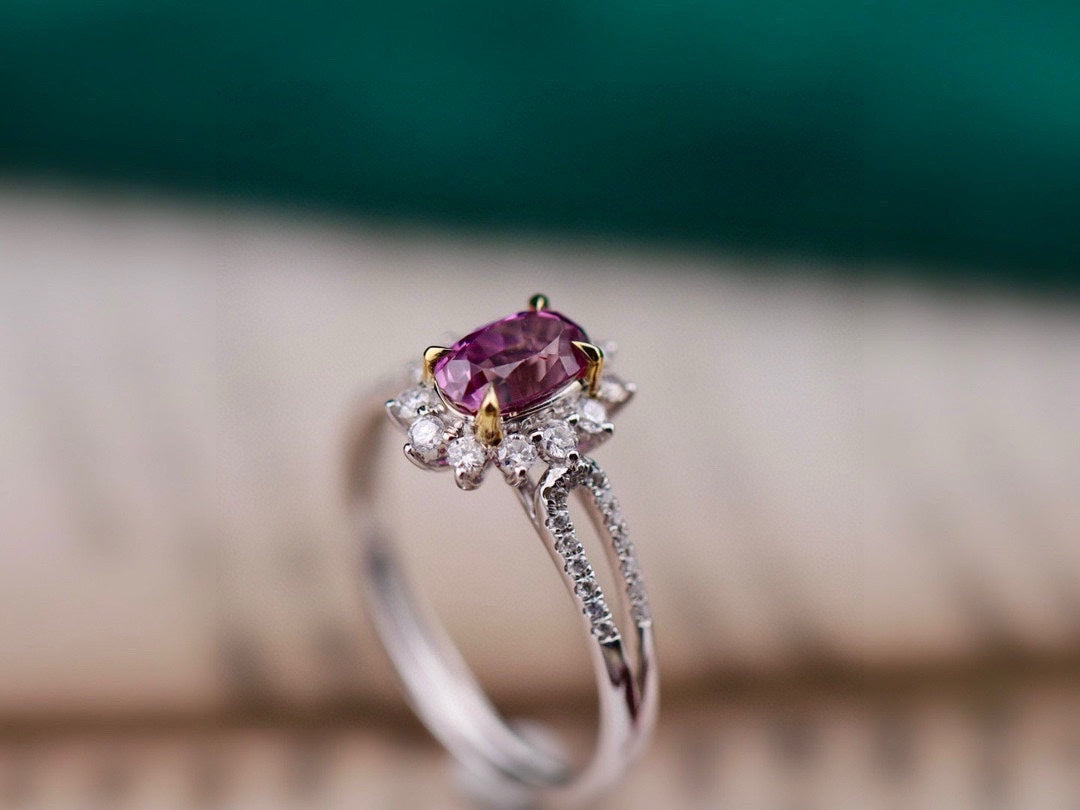 Cincin Safir Ungu Elegan - Perhiasan Unik