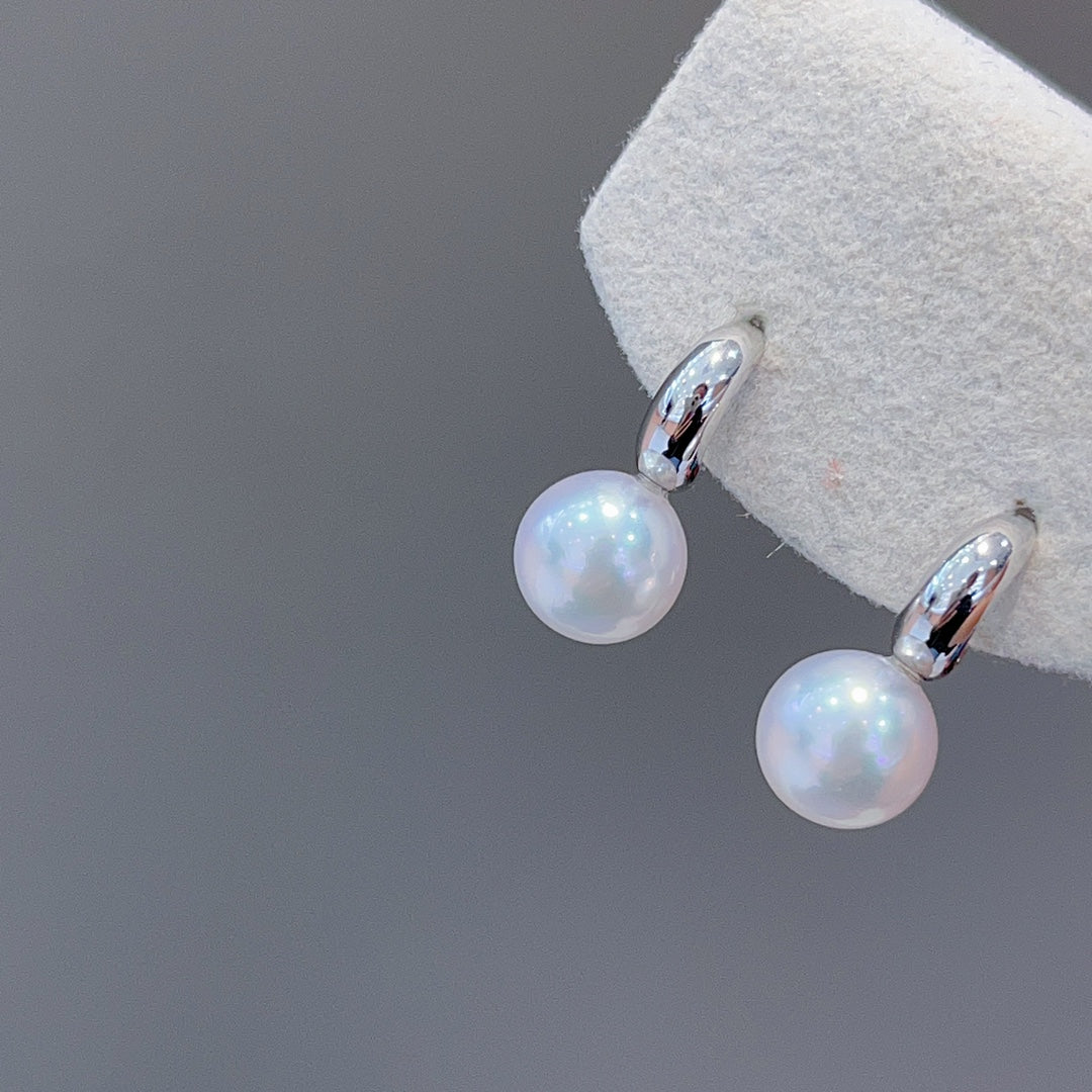 Luxurious 18K Gold & 8-8.5mm Natural Akoya Pearl Jewelry