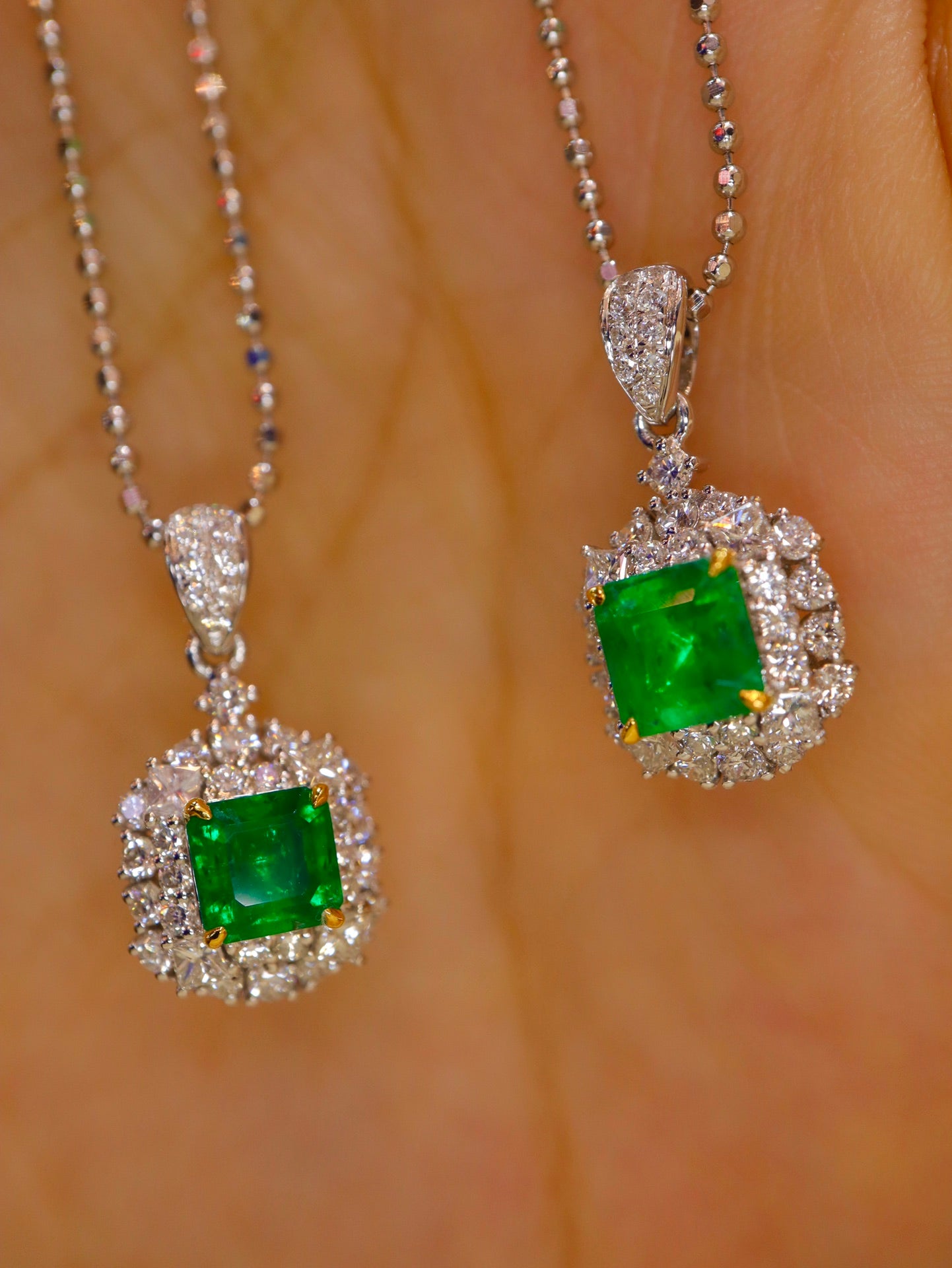 Colgante de esmeralda Panjshir: una pieza de joyería fina versátil