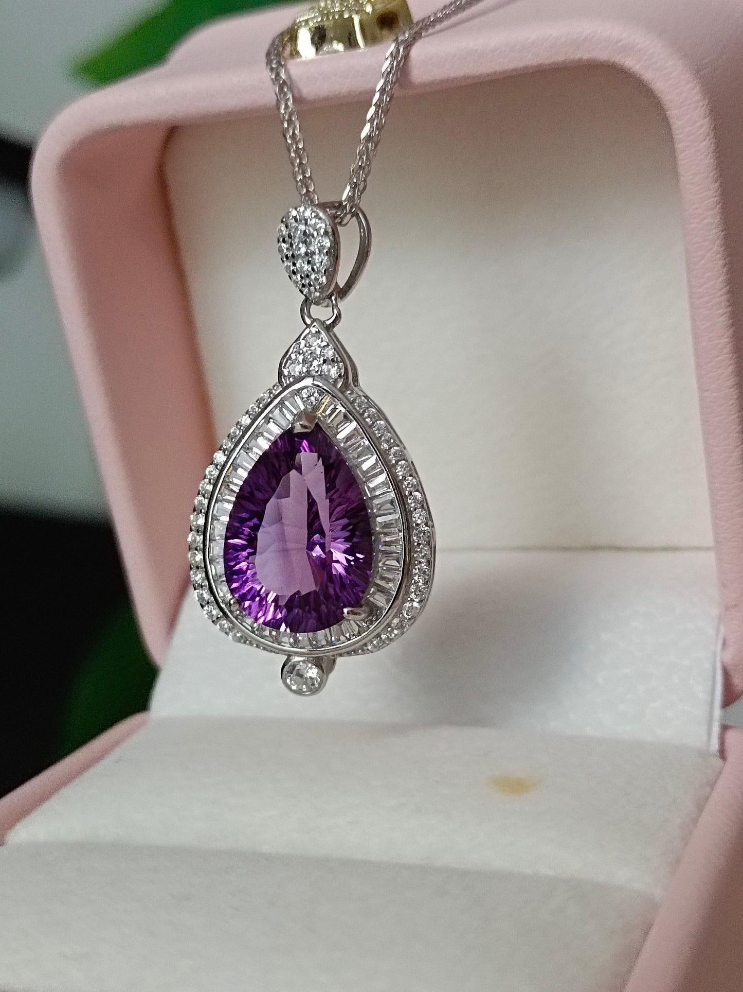 Natural Amethyst Drop Pendant - Exquisite Jewelry for Elegance