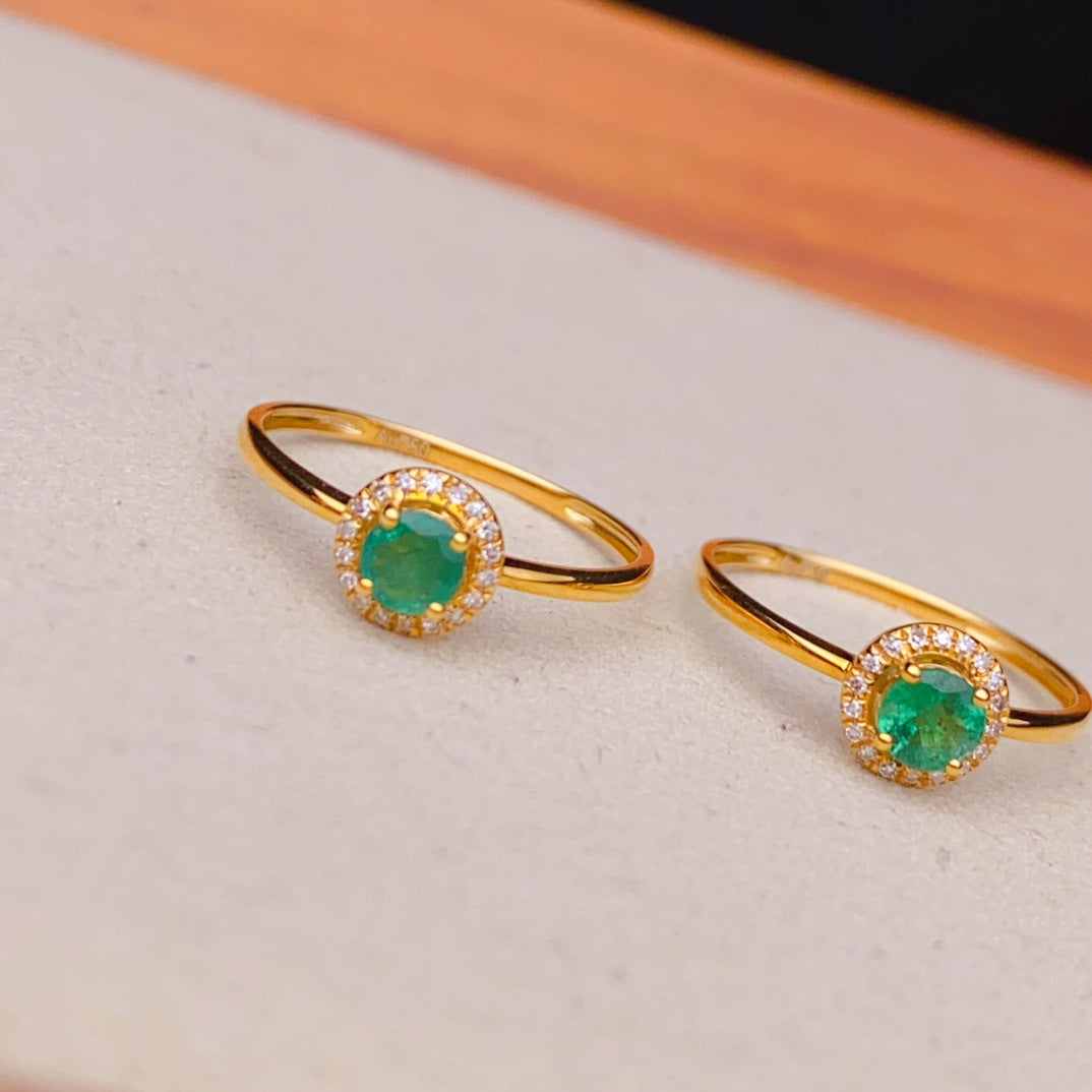 Elegant 18K Gold and Diamond Embedded Natural Emerald Ring - Jewelry