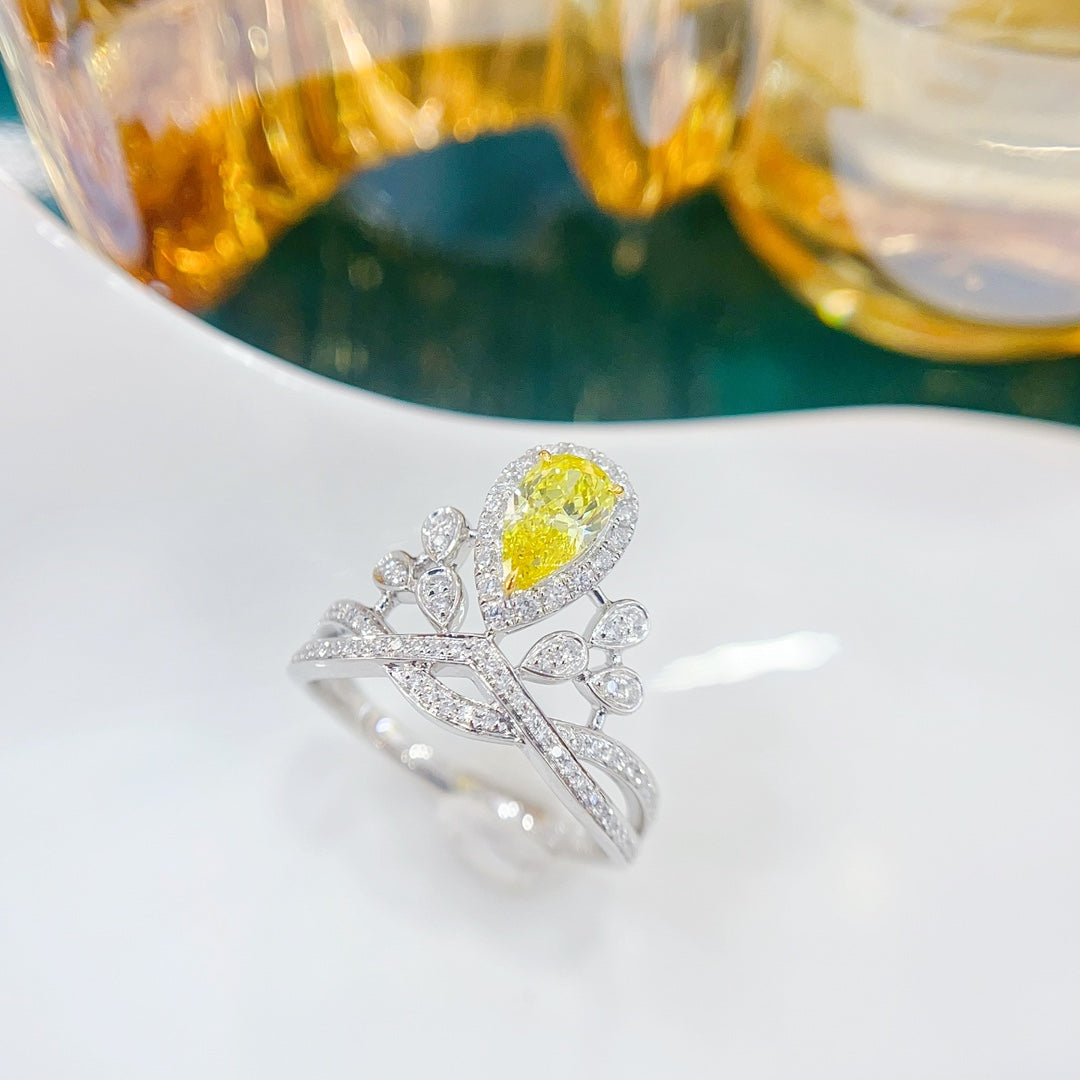 Bague couronne en forme de larme en or jaune 18 carats avec diamants de culture - Bijoux exquis