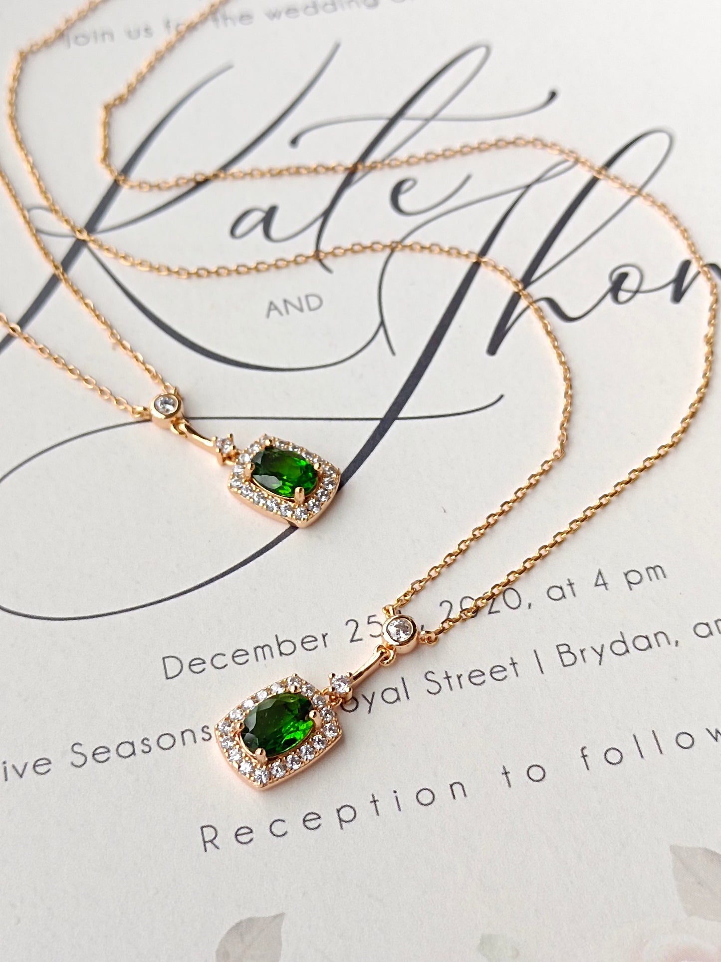 Collana con diopside naturale: un simbolo di speranza, salute e longevità nei gioielli