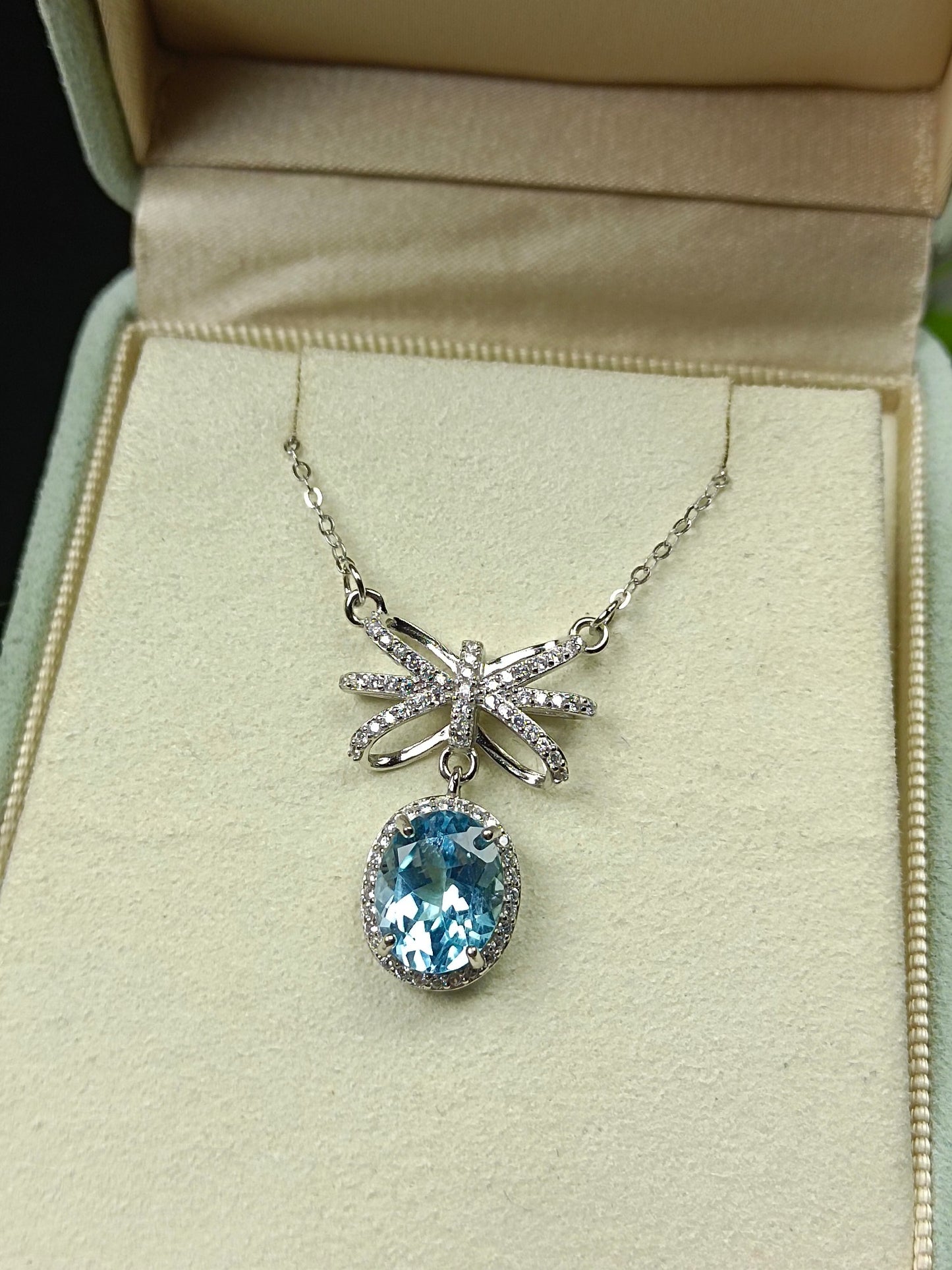 Unique Topaz Bowknot Necklace - Enchanting Jewelry for the Youthful Spirit