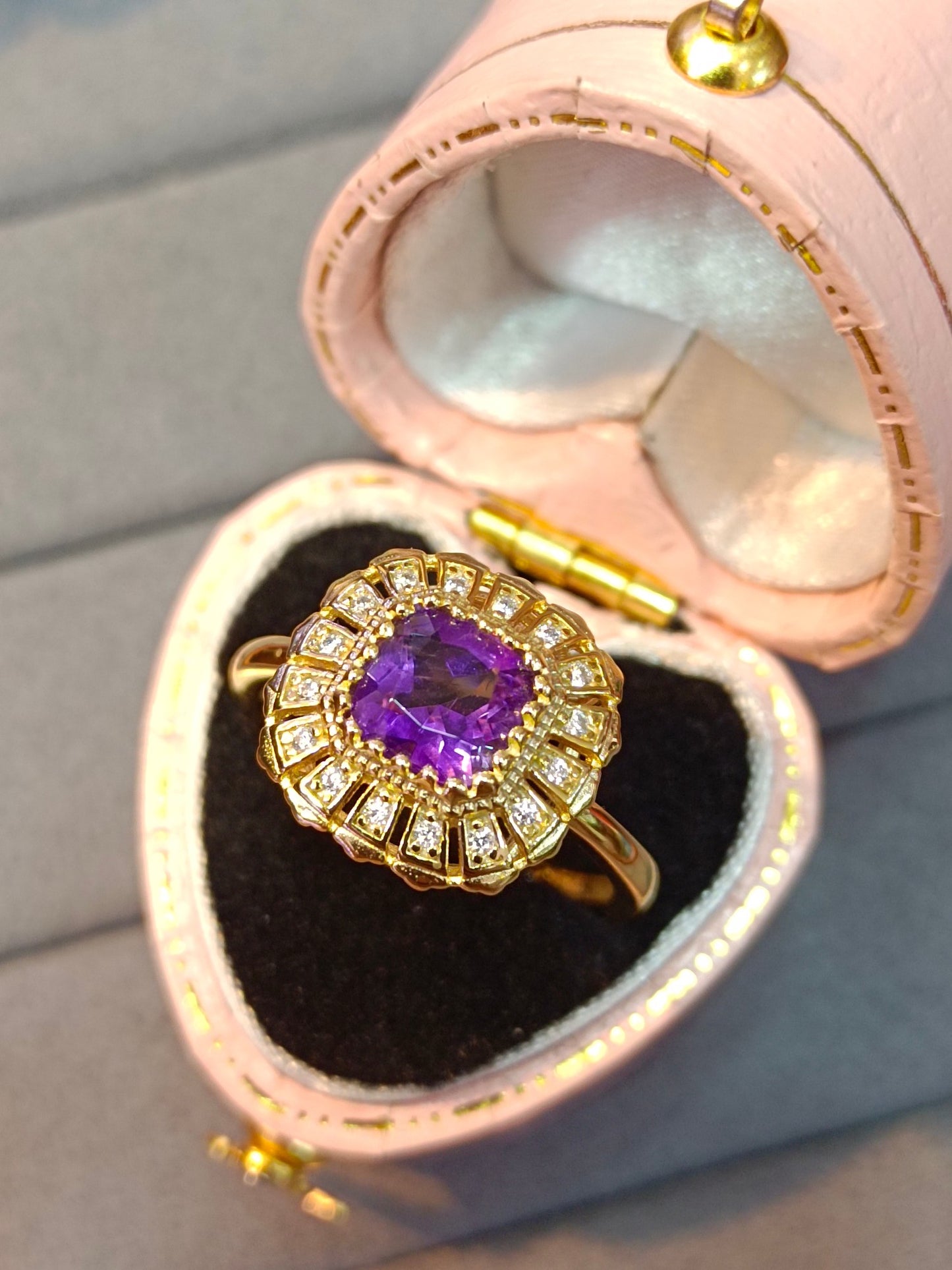 Elegant S925 Sterlingsølv innebygd ametystring - smykker for vår og sommer