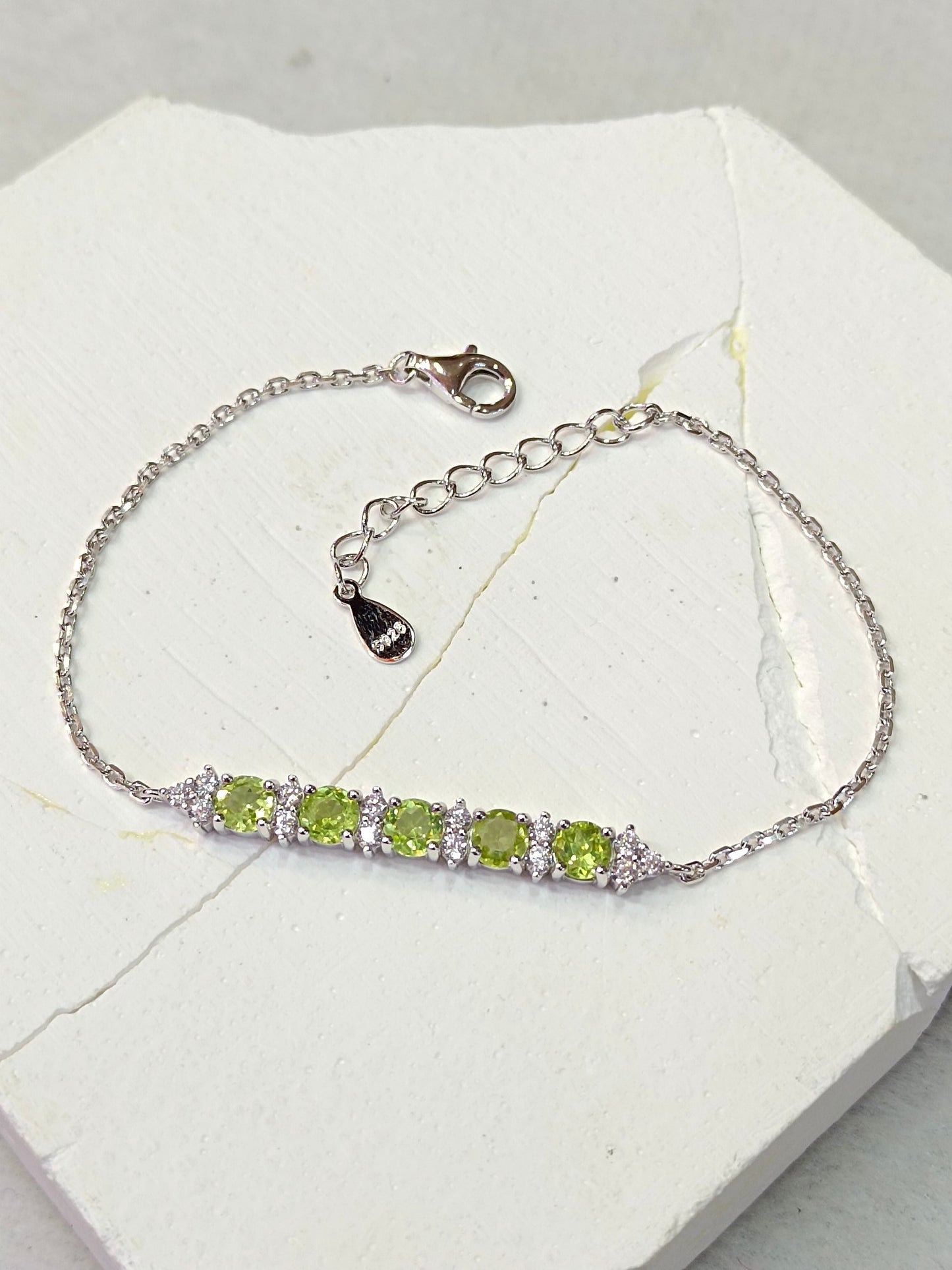 S925 Silver Exquisite Peridot Inlay Armbånd - Smykker for eleganse