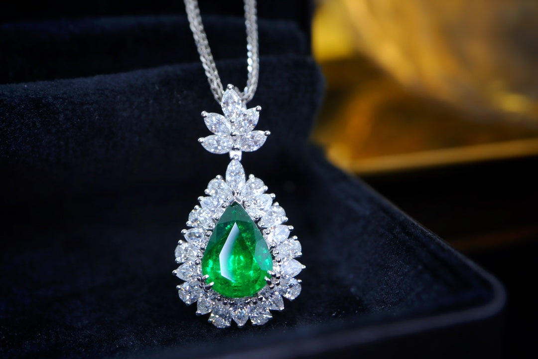 Emerald Pendant Jewelry - High-Quality沃顿Green with Intense Fire
