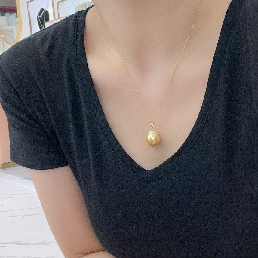 Luxurious 18K Gold Jewelry with Natural South Sea Golden Pearl