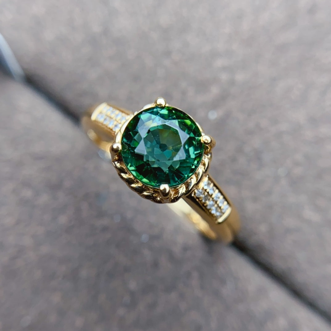 Natural Green Peridot Ring in 18K Gold with Diamond Accents - Exquisite Jewelry