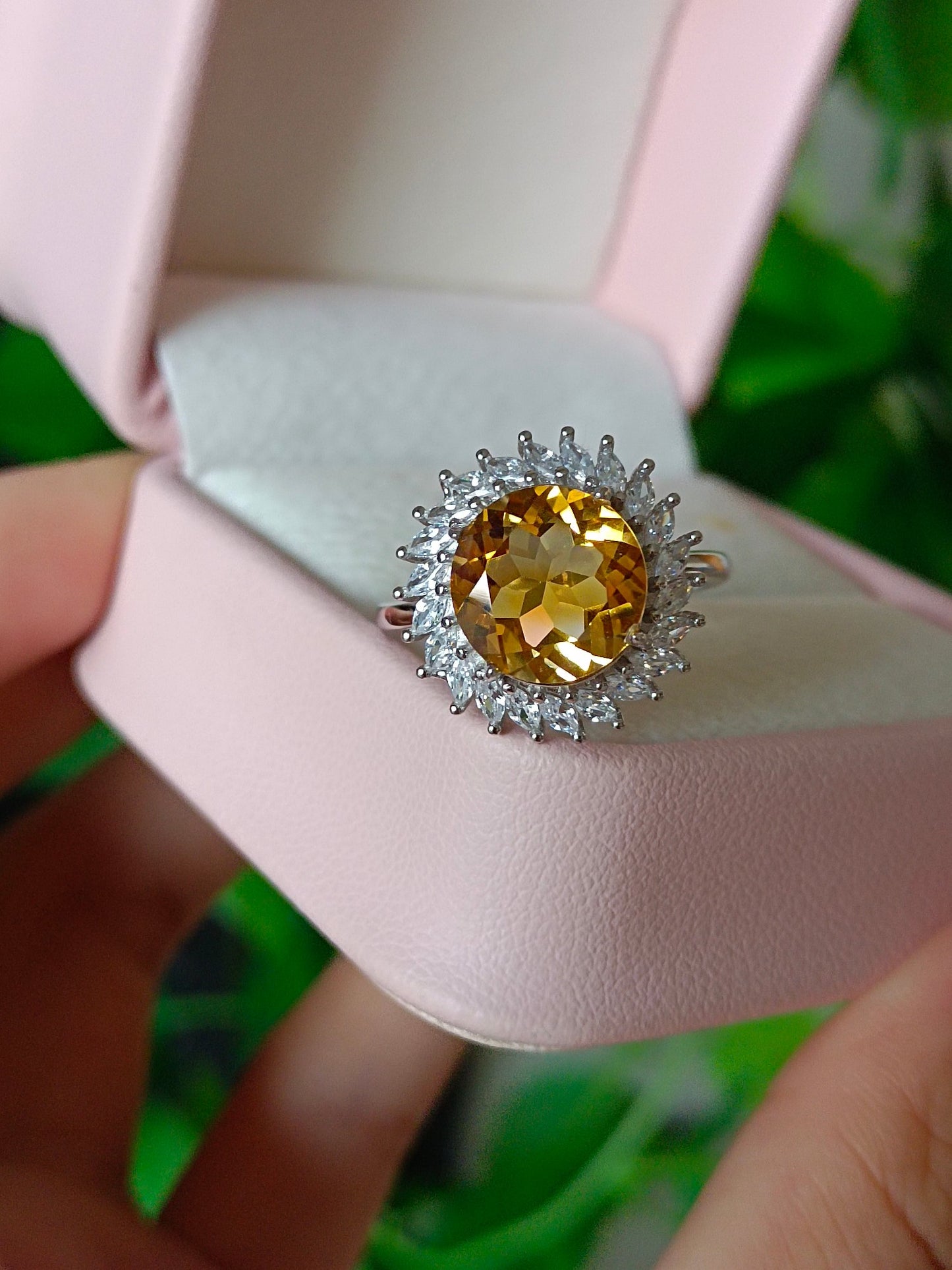 Naturlig gul citrinring - eleganta smycken för alla tillfällen