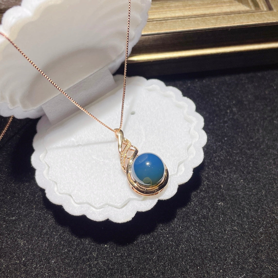 Pendentif en ambre bleu dominicain intégré en or 18 carats - Bijoux exquis