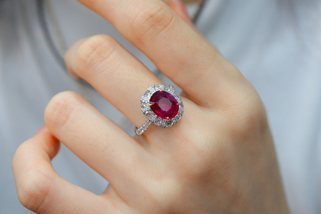 Uoppvarmet Pigeon's Blood Red Ruby Ring - Premium smykkesamling