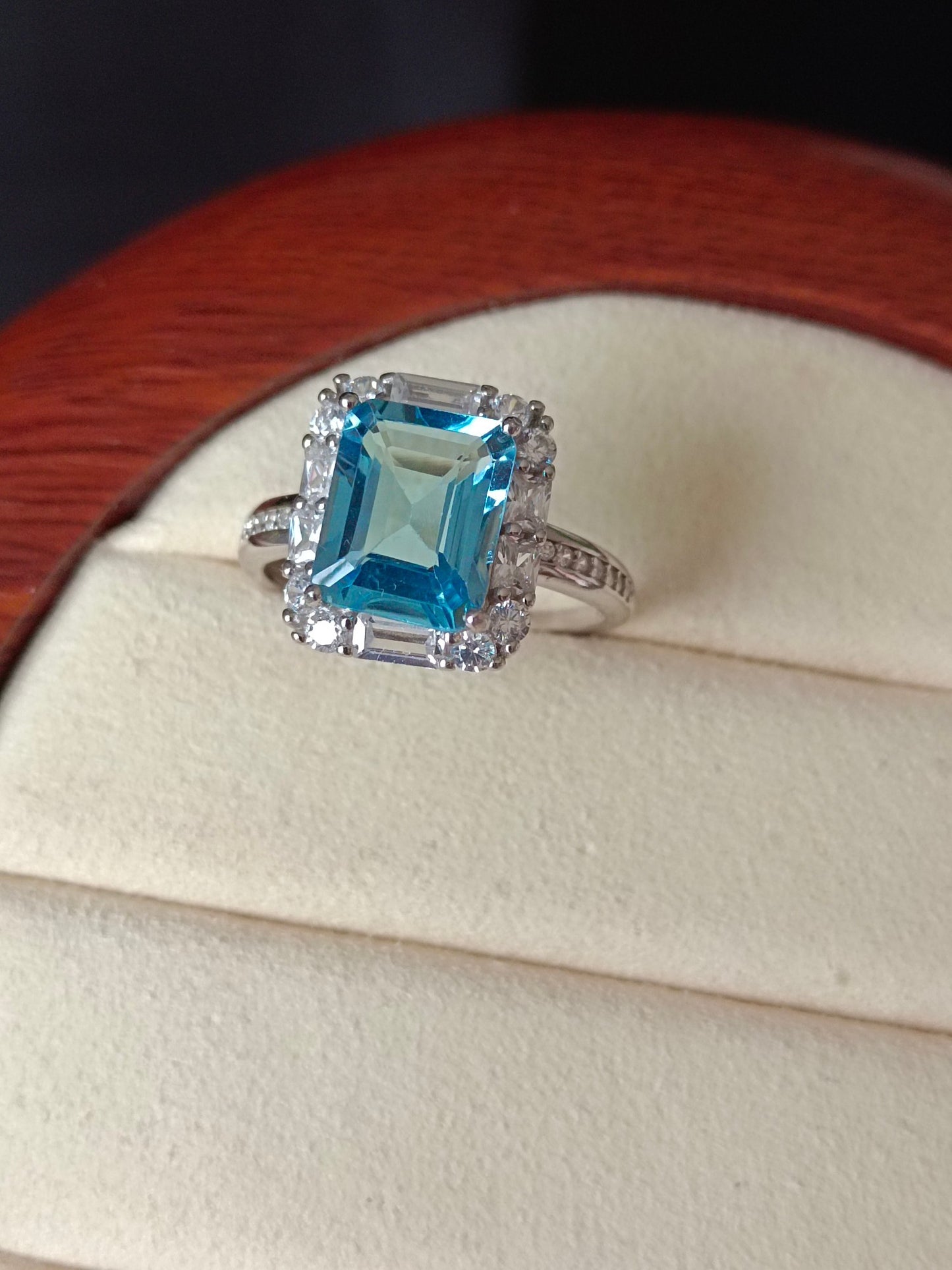 Natural Topaz Square Ring - Exquisite Jewelry for Elegant Taste