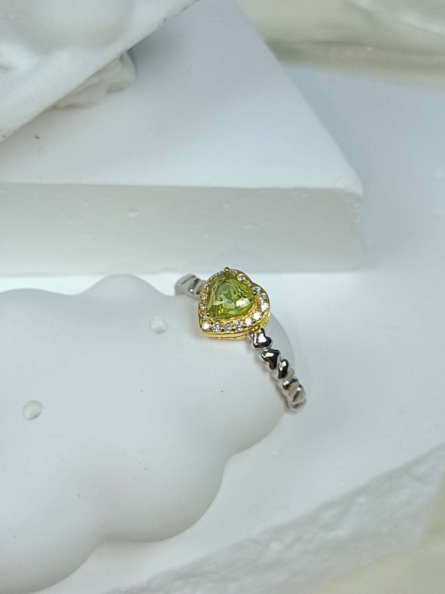 Inel elegant cu peridot în formă de inimă încorporat din argint S925 - Bijuterii de modă