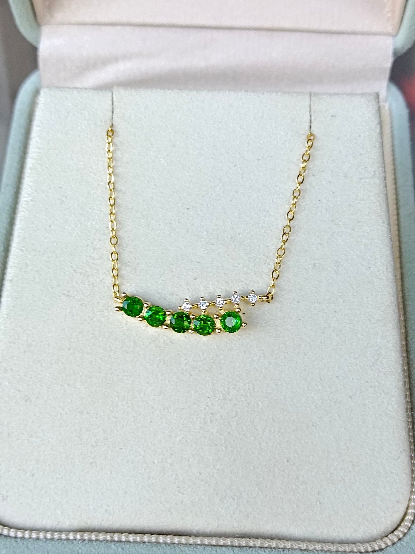 Collana con pavé di diopside naturale - Gioiello squisito
