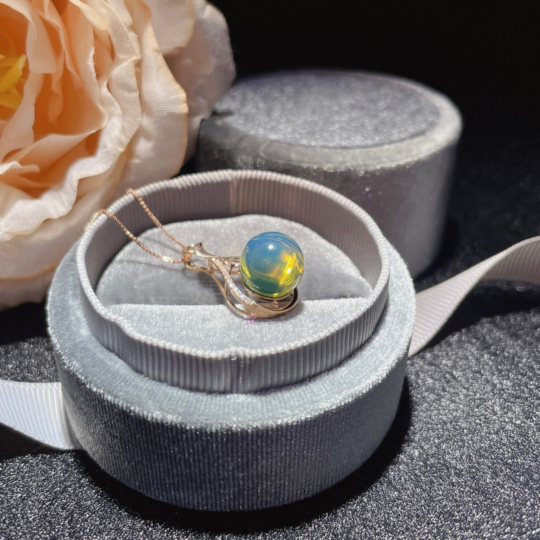 Pendentif en ambre bleu dominicain intégré en or 18 carats - Bijoux Be a Joyful Girl « Anytime »