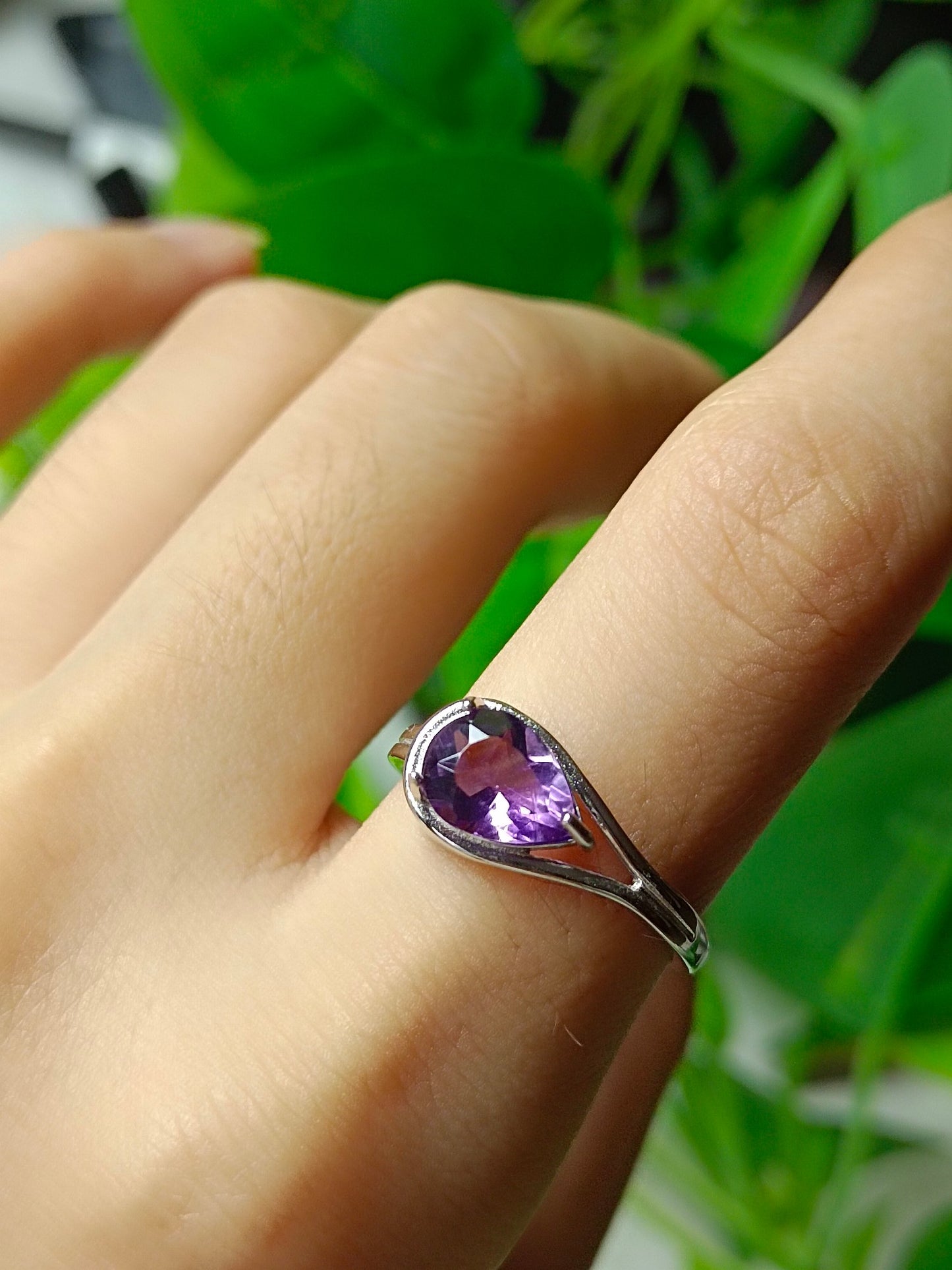 Prachtige natuurlijke amethist druppelring - een must-have voor sieraden