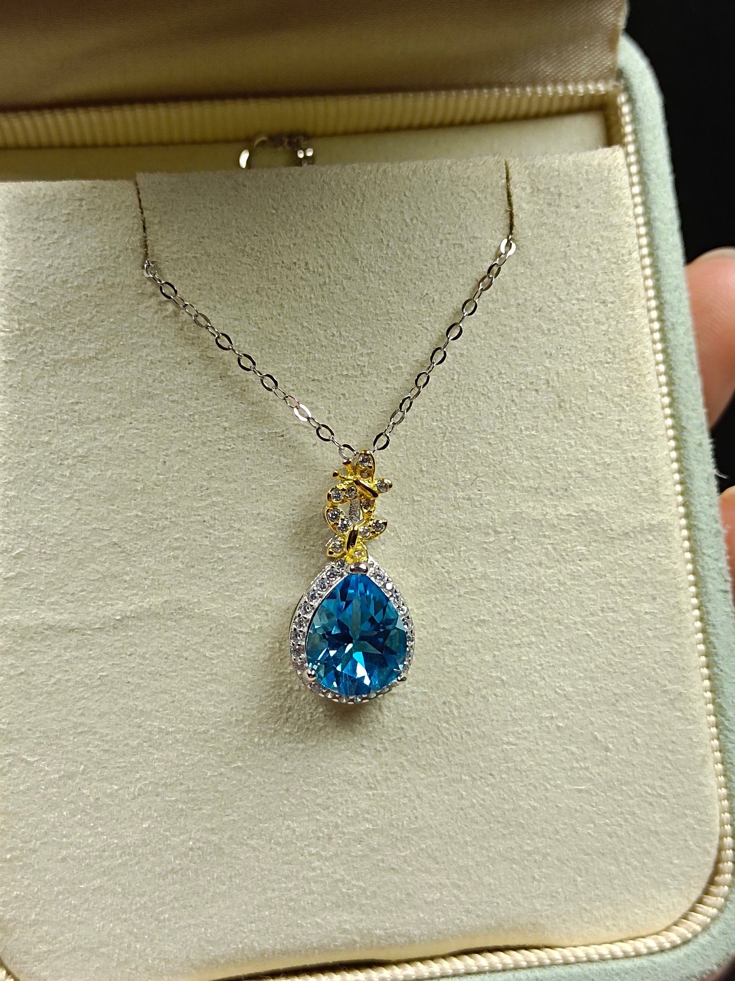 Elegant Natural Topaz Water Drop Pendant Jewelry