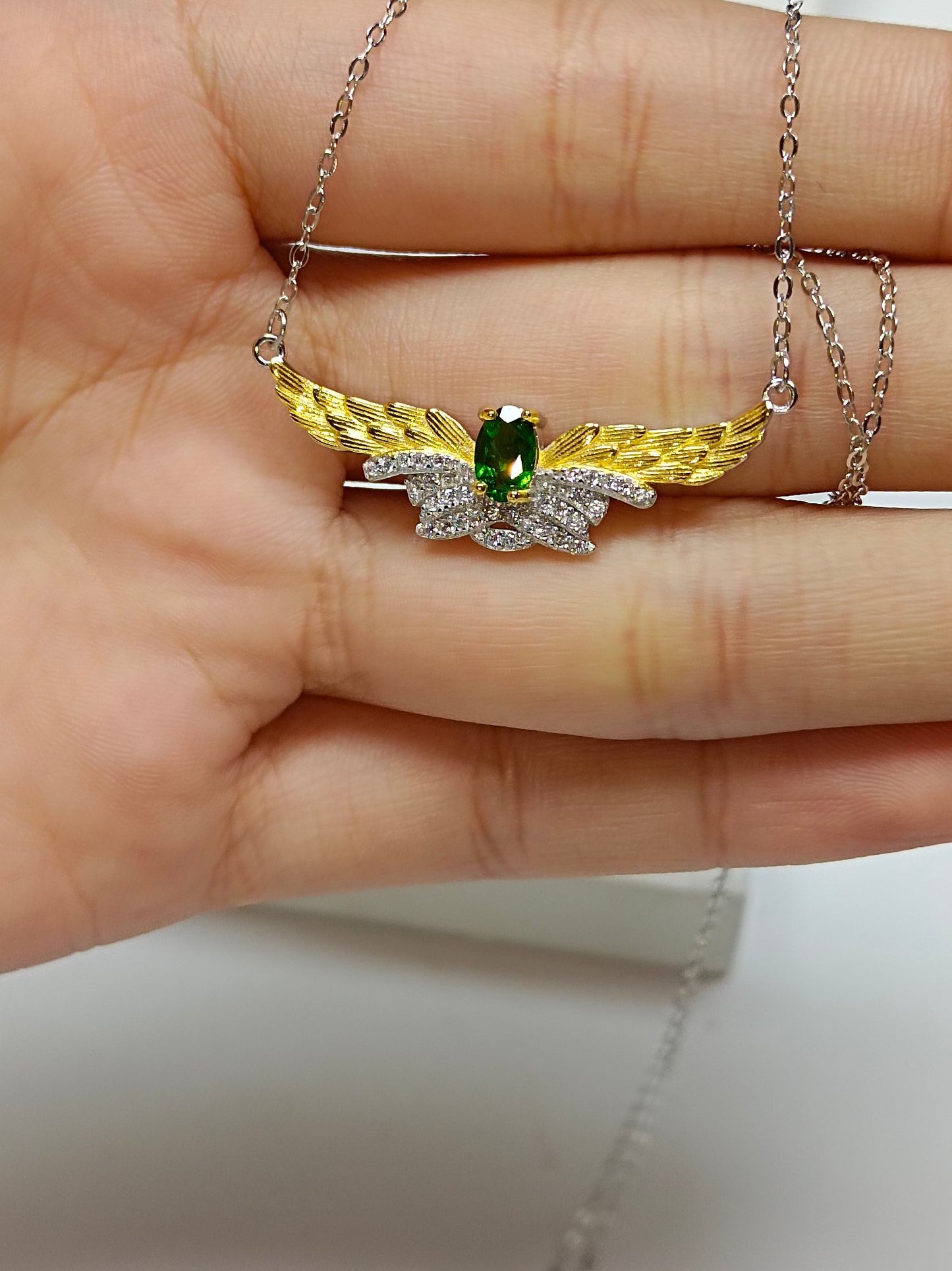 Collana con ciondolo angelo con argento S925 e incastonatura di diopside - Gioielli unici