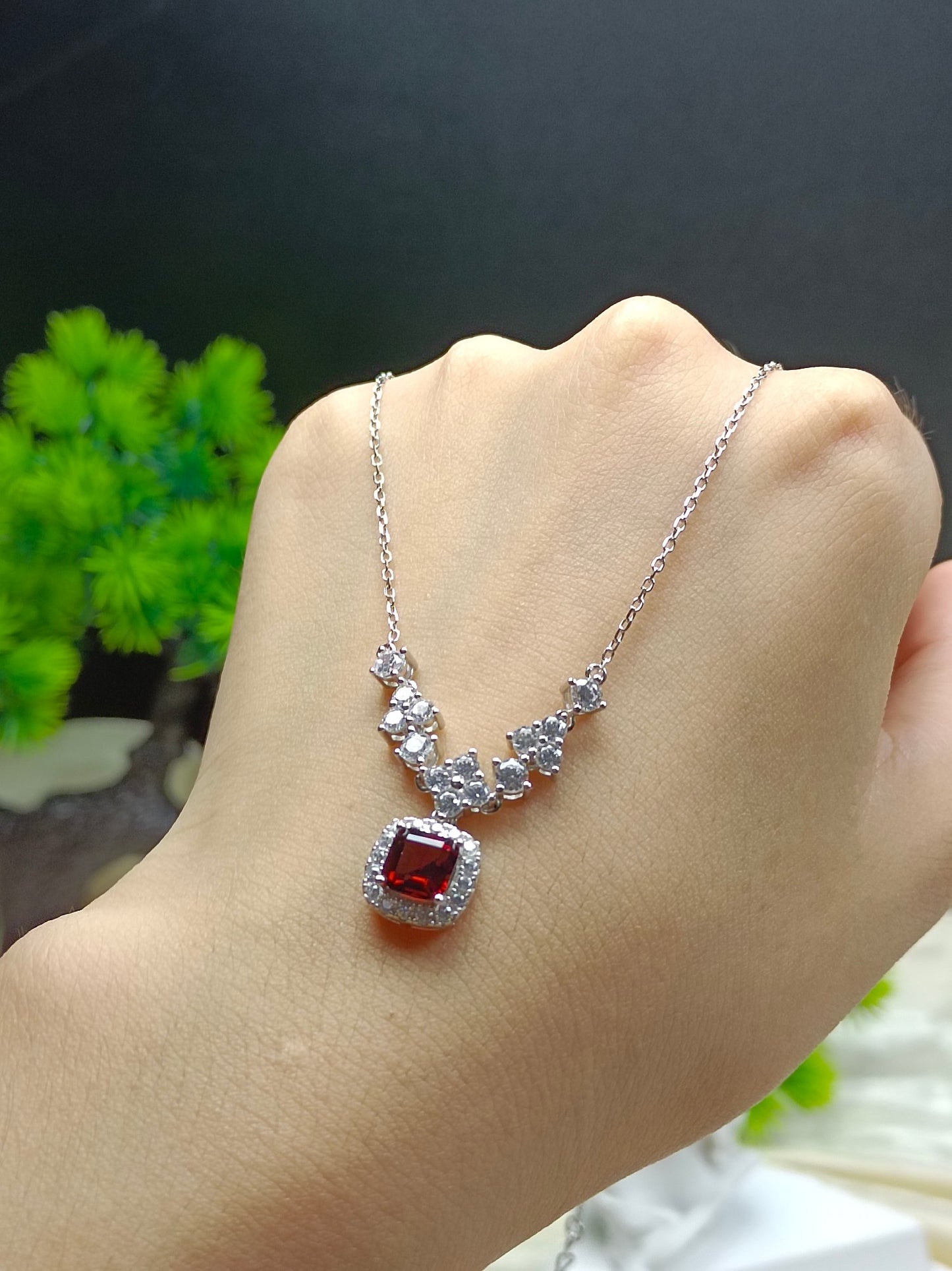 Collier élégant avec pendentif carré en grenat en argent sterling S925, artisanat en or 18 carats, bijoux uniques