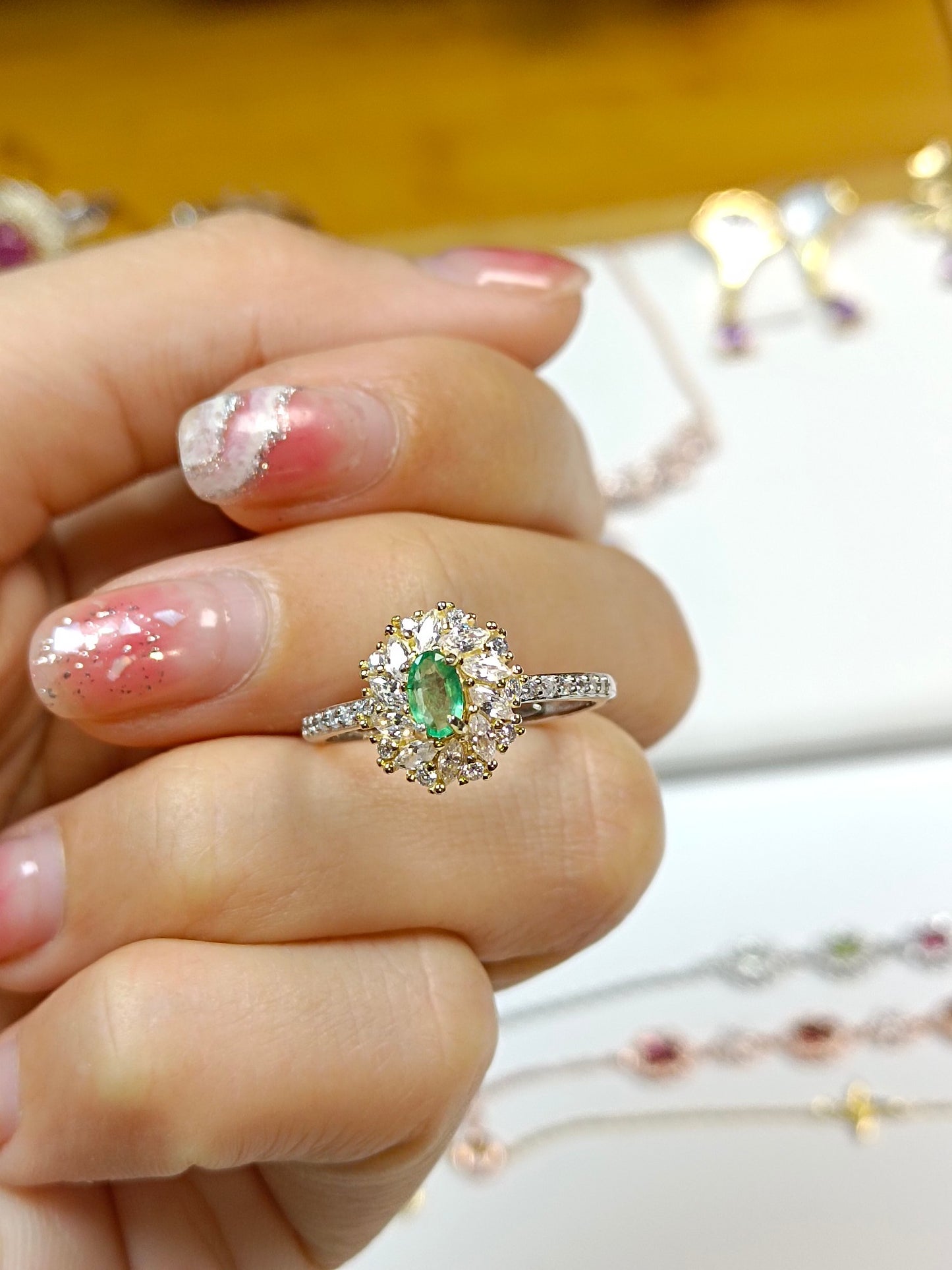S925 Silver Embedded Emerald Ring - Unique Luxury Jewelry
