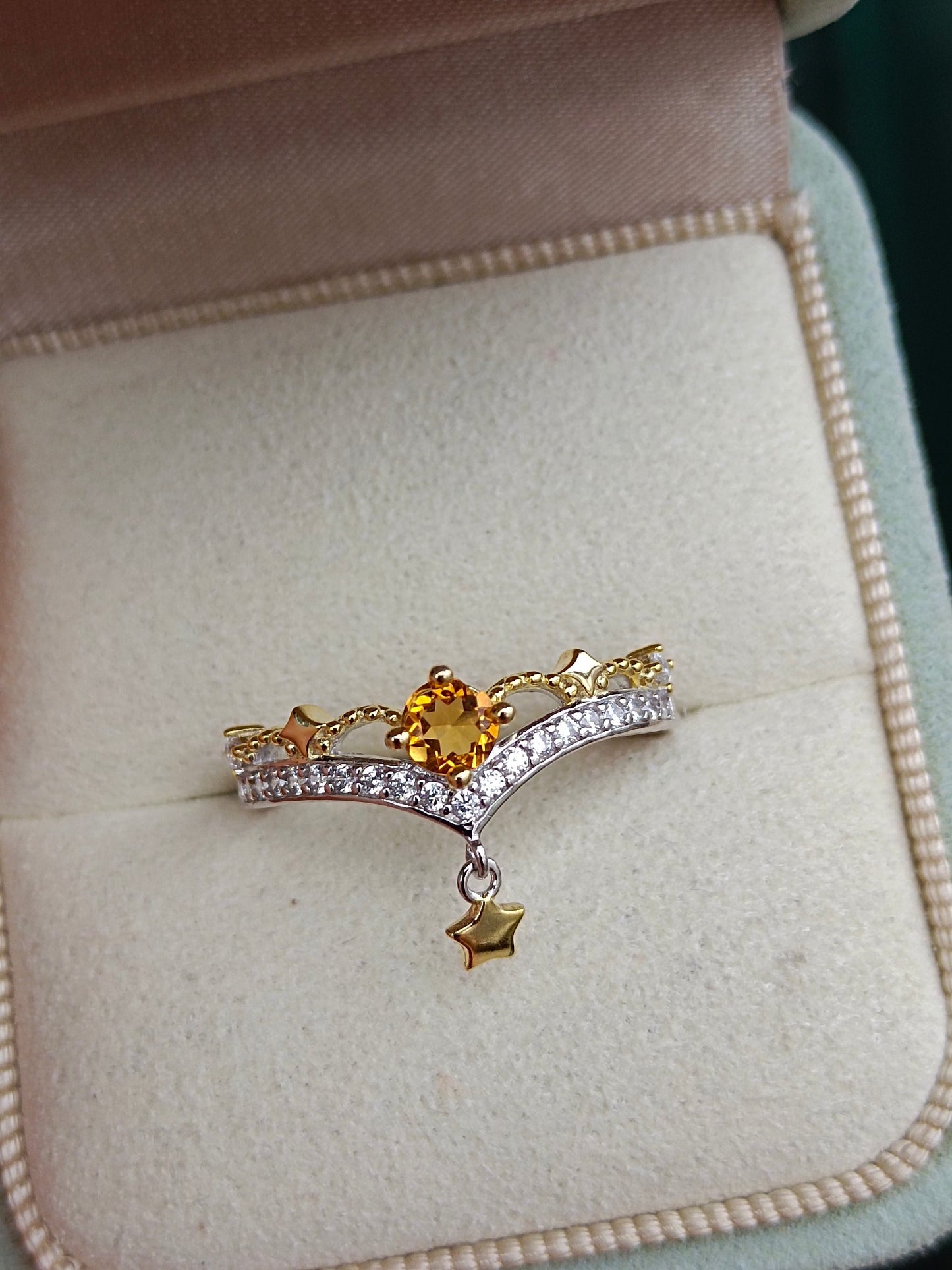 Anello con stella in cristallo giallo naturale: gioielli squisiti per ogni occasione