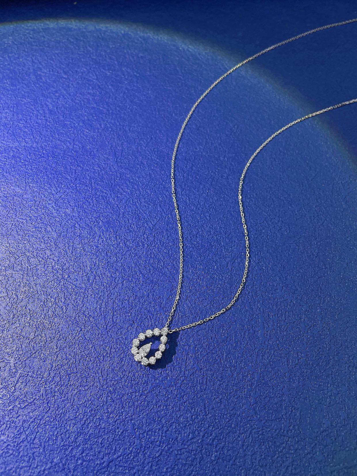 Collar con colgante de diamantes y perlas cultivadas en oro blanco de 18 quilates - LGXL021